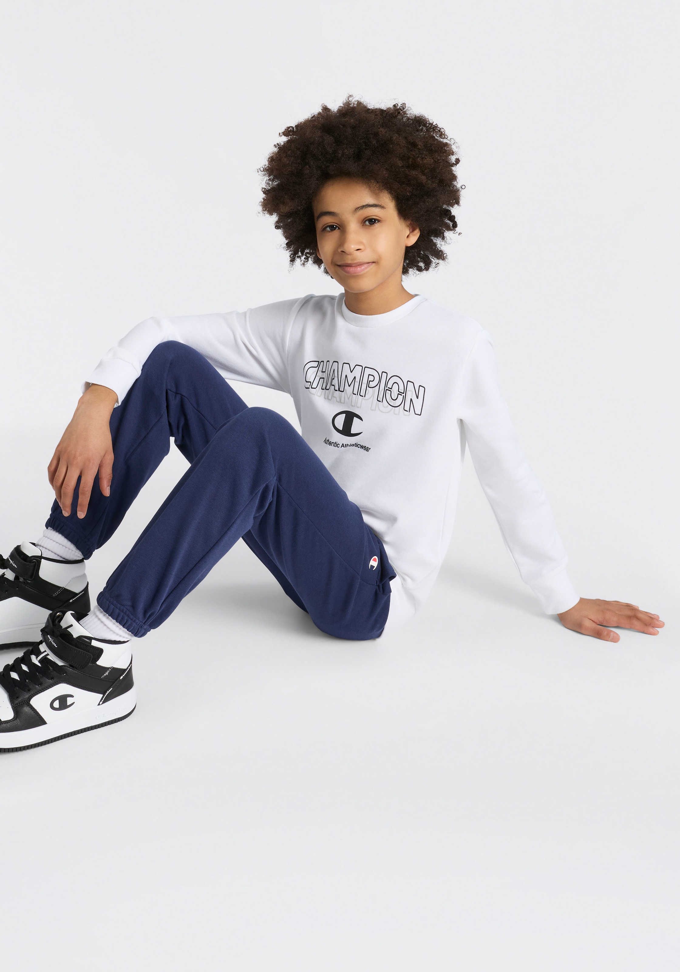 Champion Jogginganzug »Graphic Terry Crewneck Sweatsuit« 2 tlg. für Kinder, weiches Material, bequeme Passform