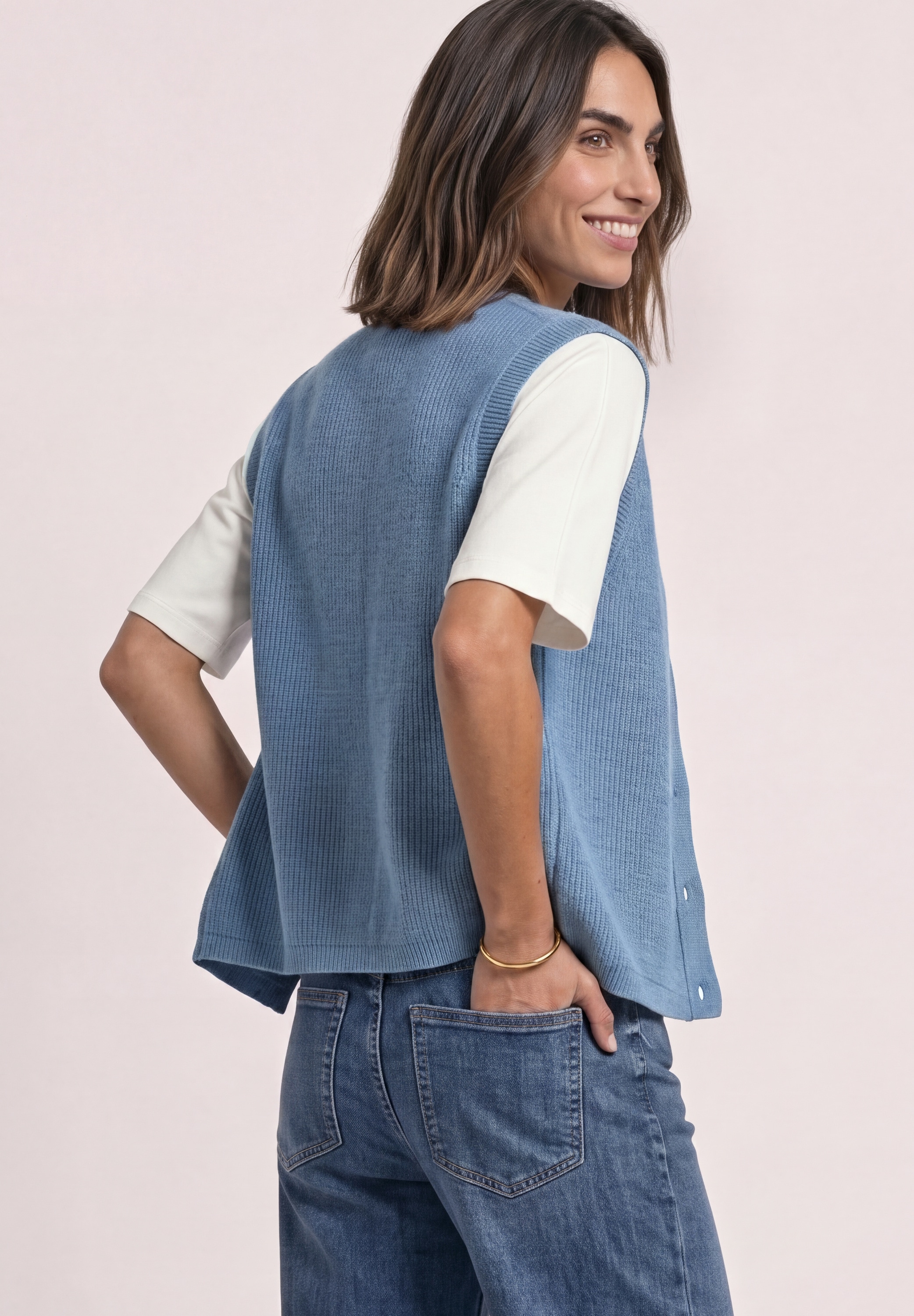 STREET ONE Strickweste mit Knopfleiste und Rundhals