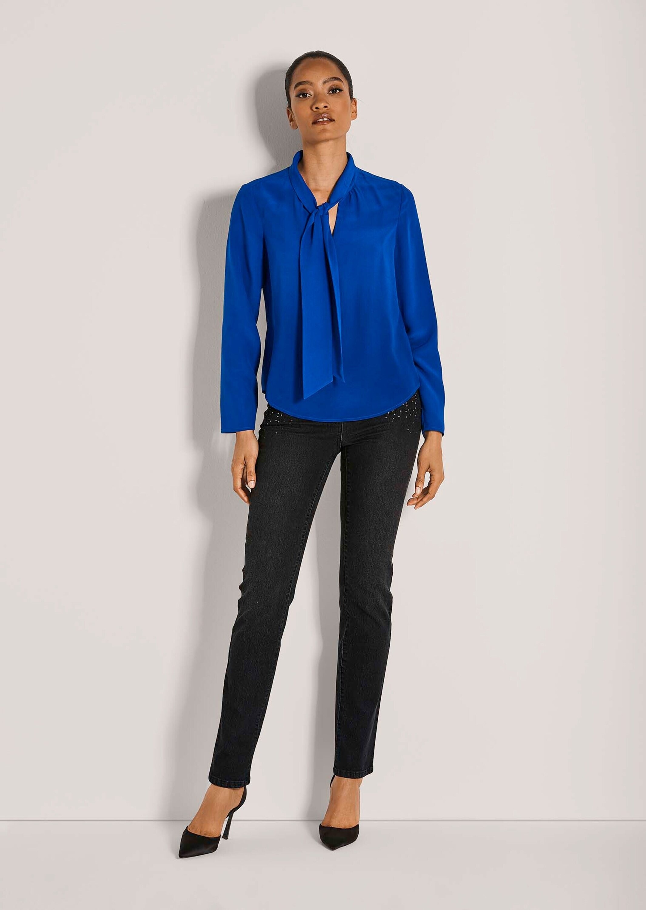 MADELEINE Langarmbluse »Seidenbluse Elegante Bluse mit V-Ausschnitt«