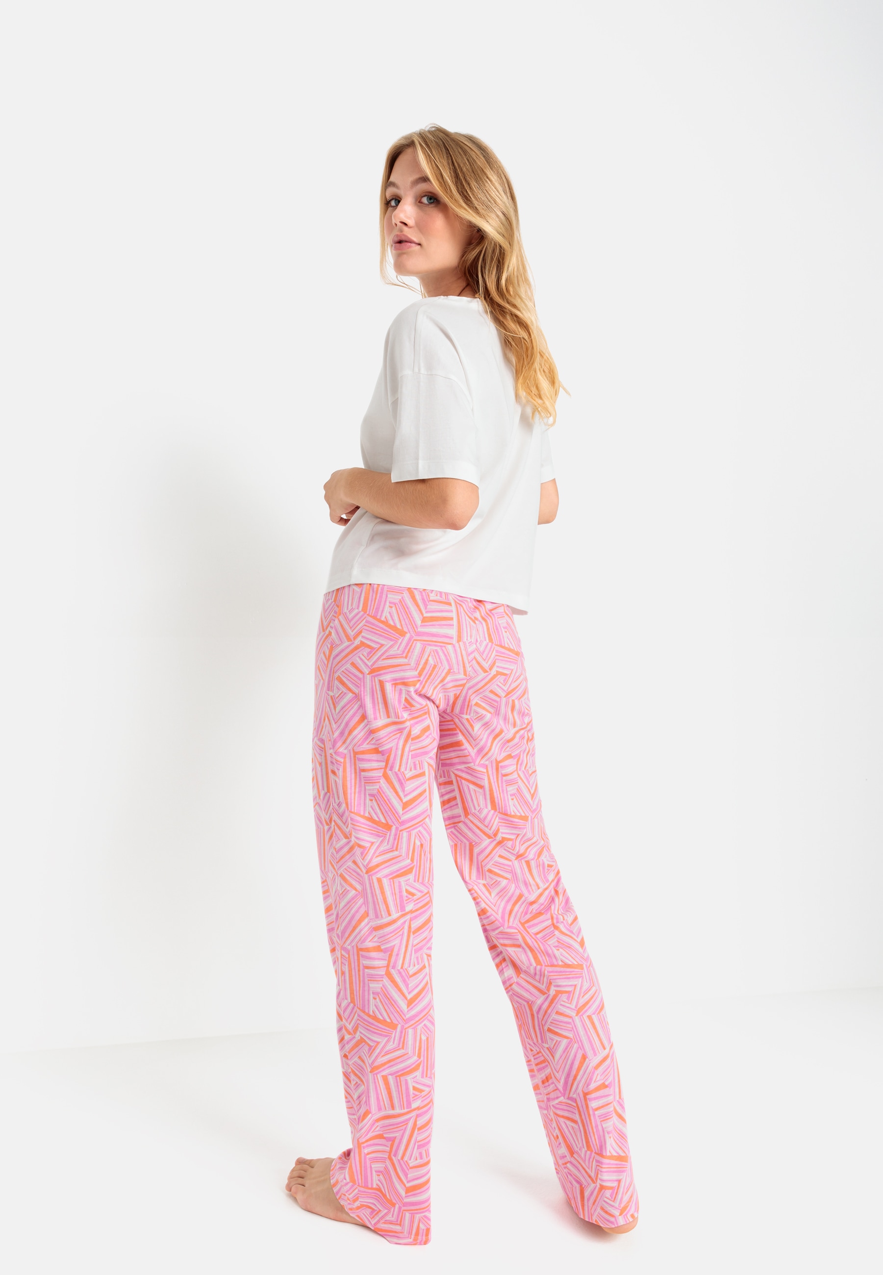 LSCN by LASCANA Pyjama, (2 tlg.), mit schönem Allover-Druck