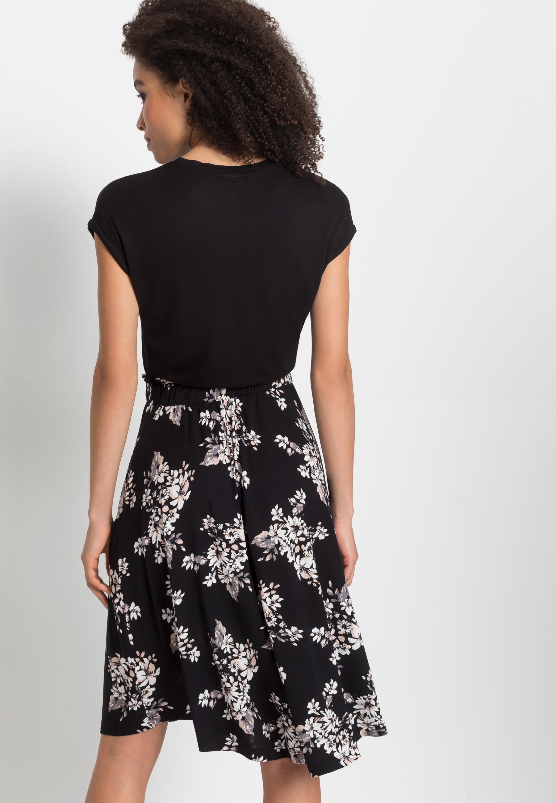 LASCANA Jerseykleid, mit Paperbag-Bund