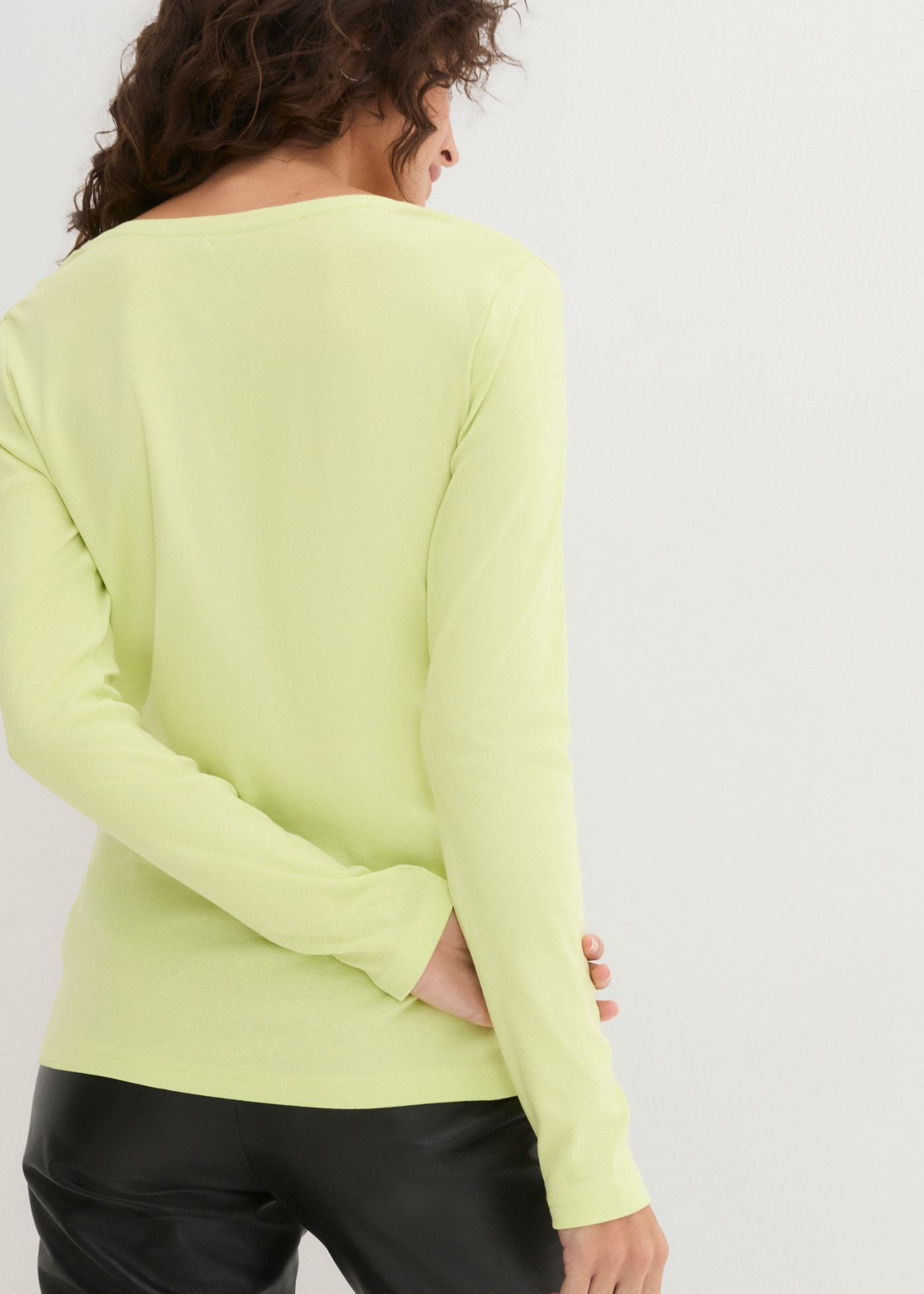 bonprix Langarmshirt leicht taillierte Passform, Rundhalsausschnitt, aus reiner Baumwolle