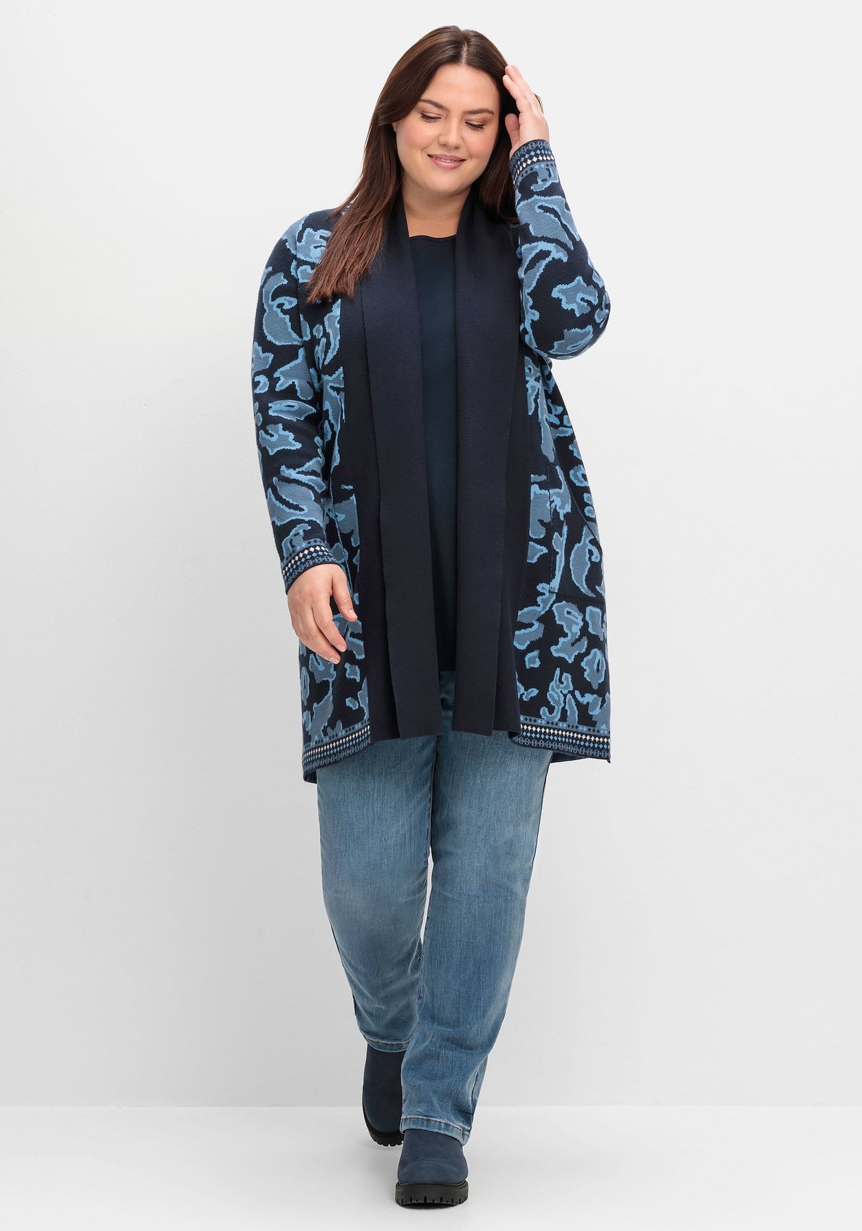 Sheego Longstrickjacke »Strickjacke mit Jacquardmuster und Schalkragen«, mit Jacquardmuster und Schalkragen