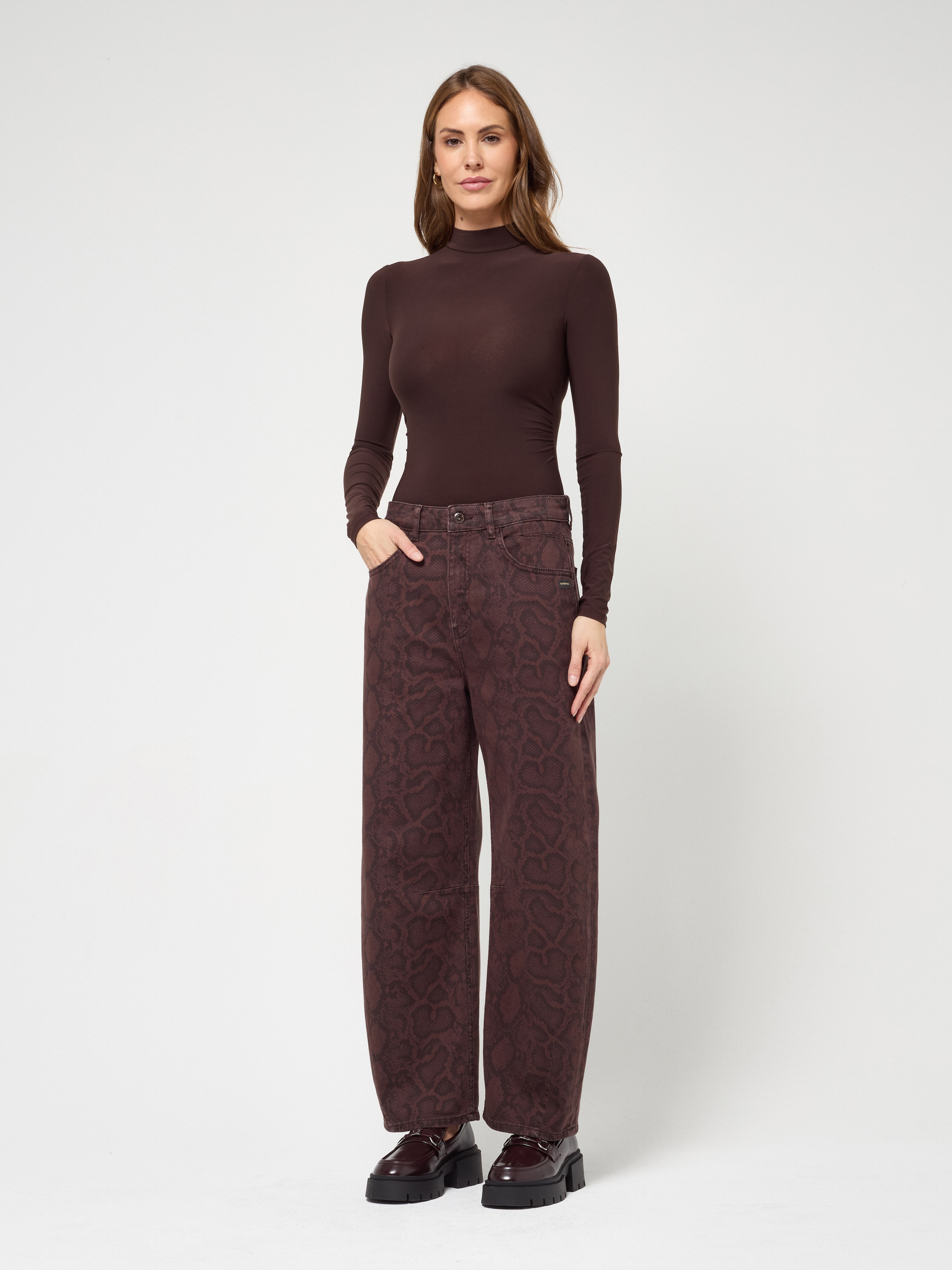 GANG Loose-fit-Jeans »94SARINA« im Barrel Fit mit Knie-Abnähern, Snake Print