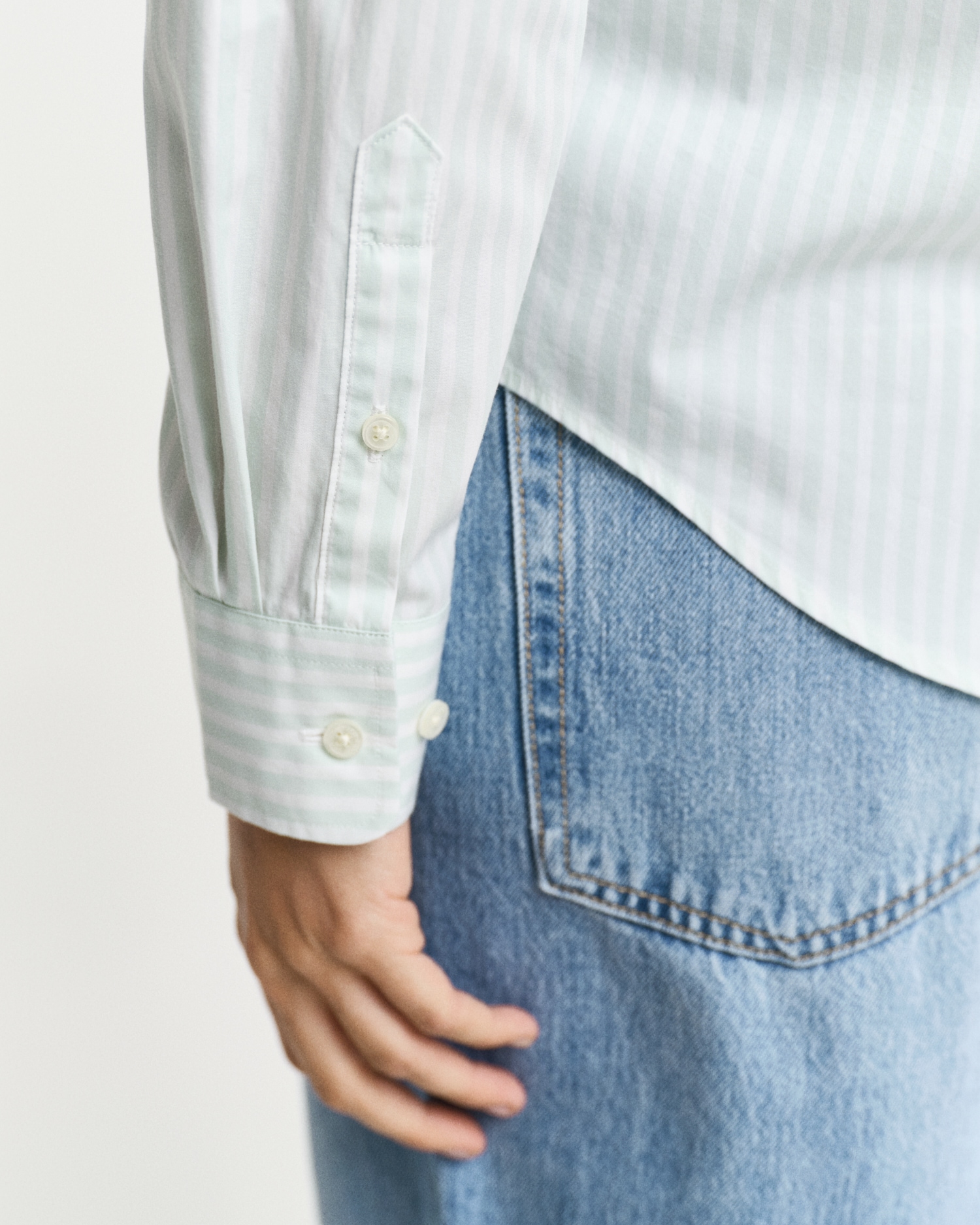 Gant Hemdbluse »REG POPLIN STRIPED SHIRT«, mit einer kleinen Logostickerei auf der Brust