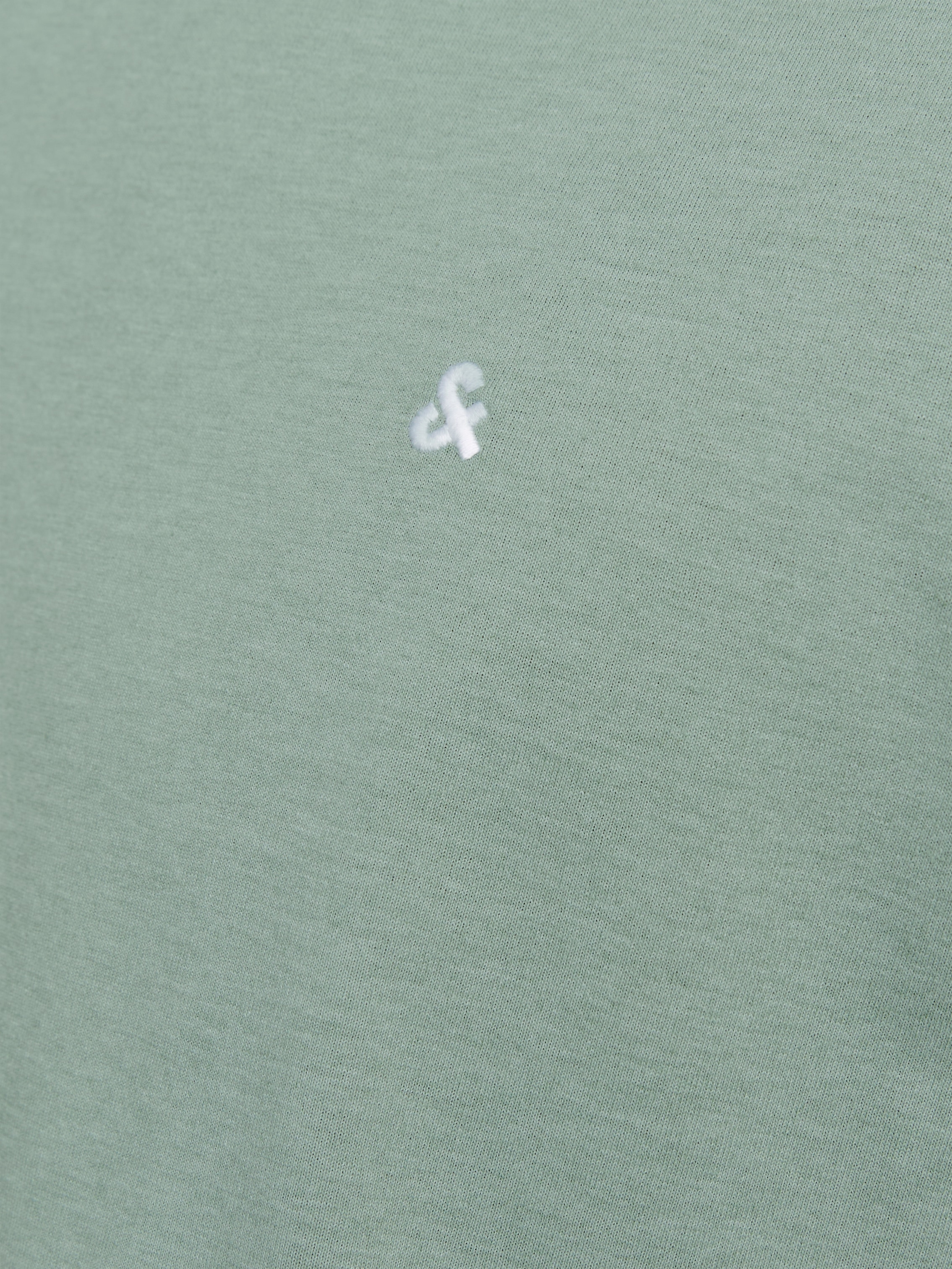 Jack & Jones Rundhalsshirt »JJEPAULOS TEE SS CREW NECK NOOS«, mit Logo Stickerei
