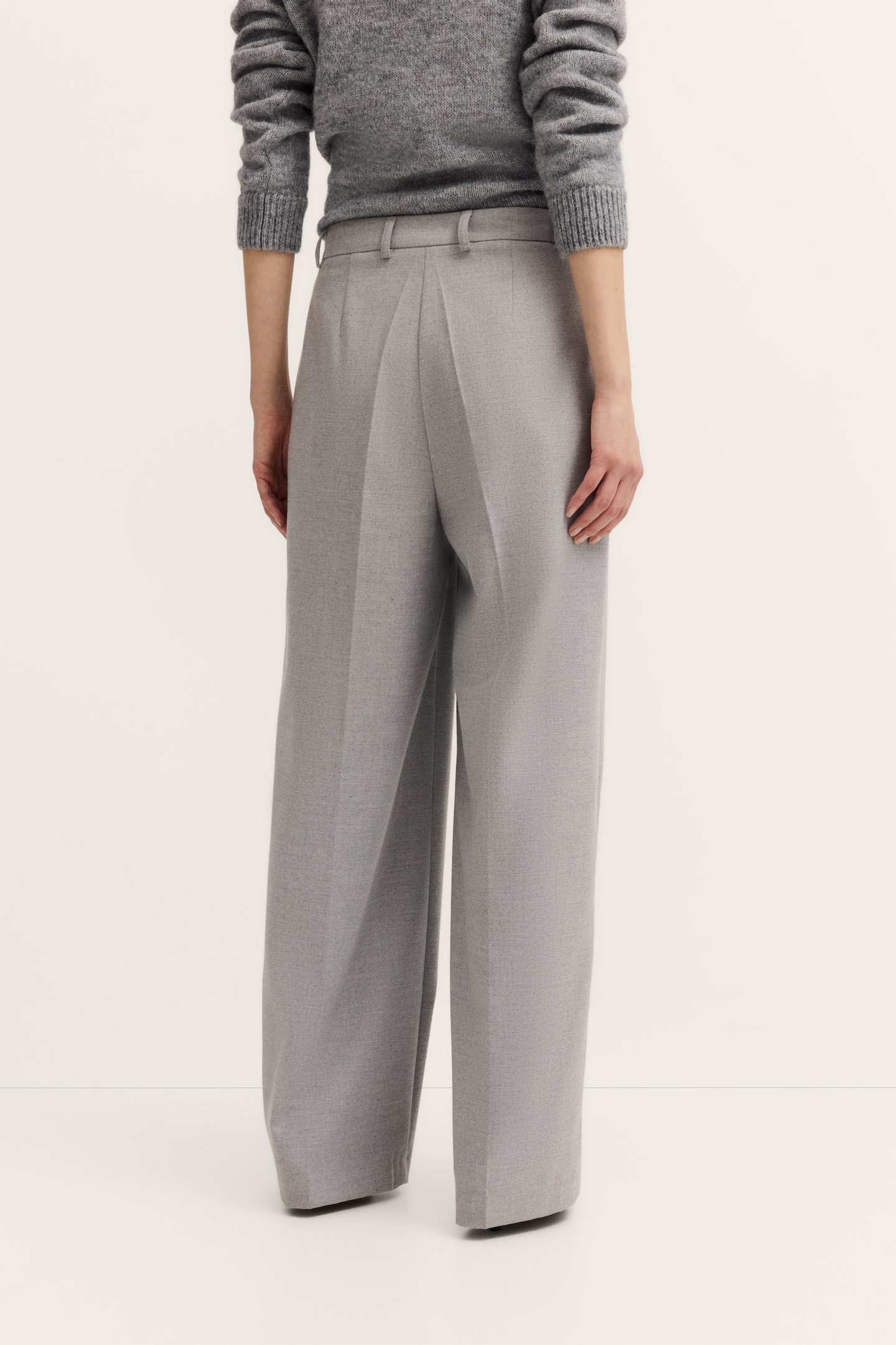bugatti Stoffhose »Elegante Silhouette«, mit doppelter Bundfalte & normaler Passform