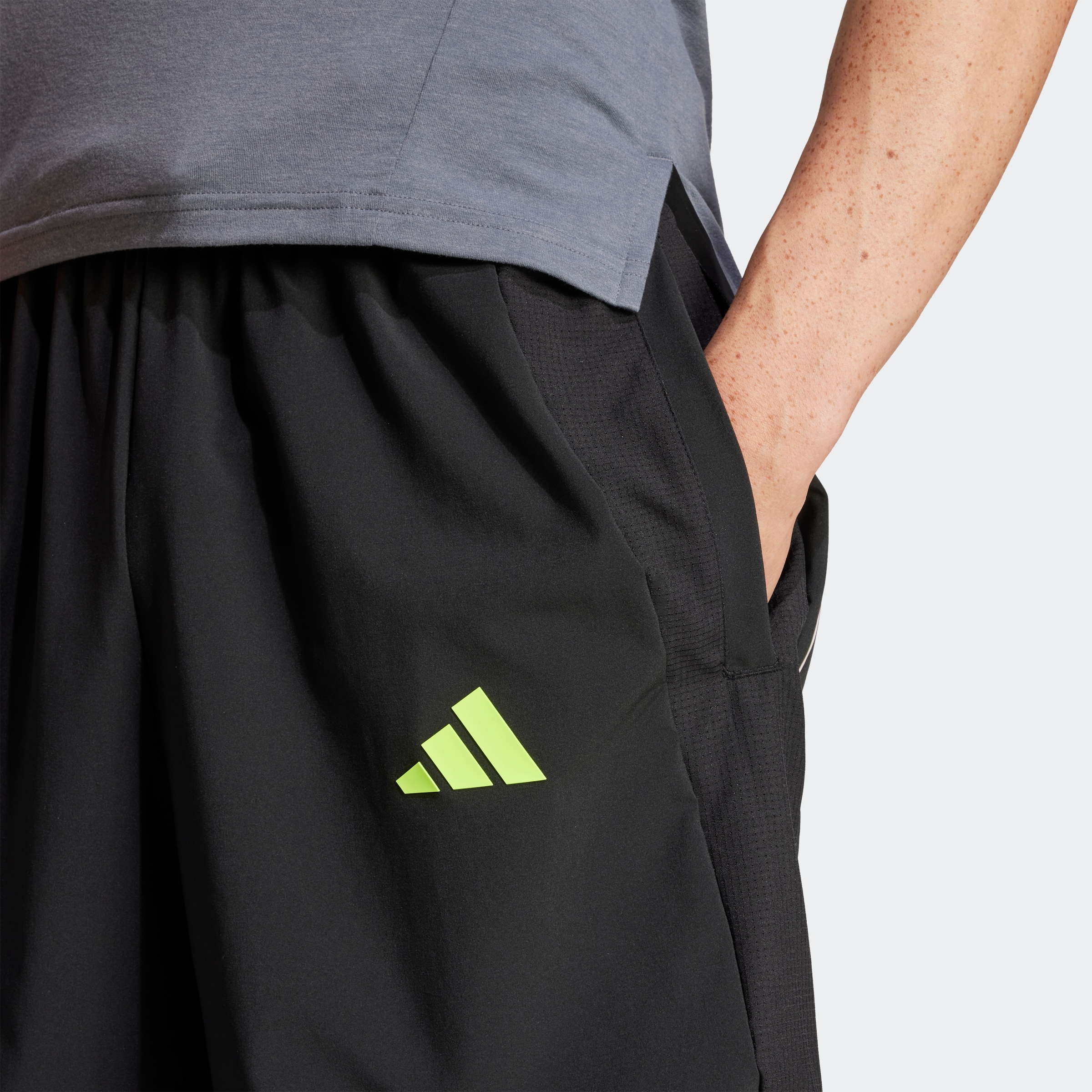 adidas Performance Shorts »TECH APP SHORT«, (1 tlg.)