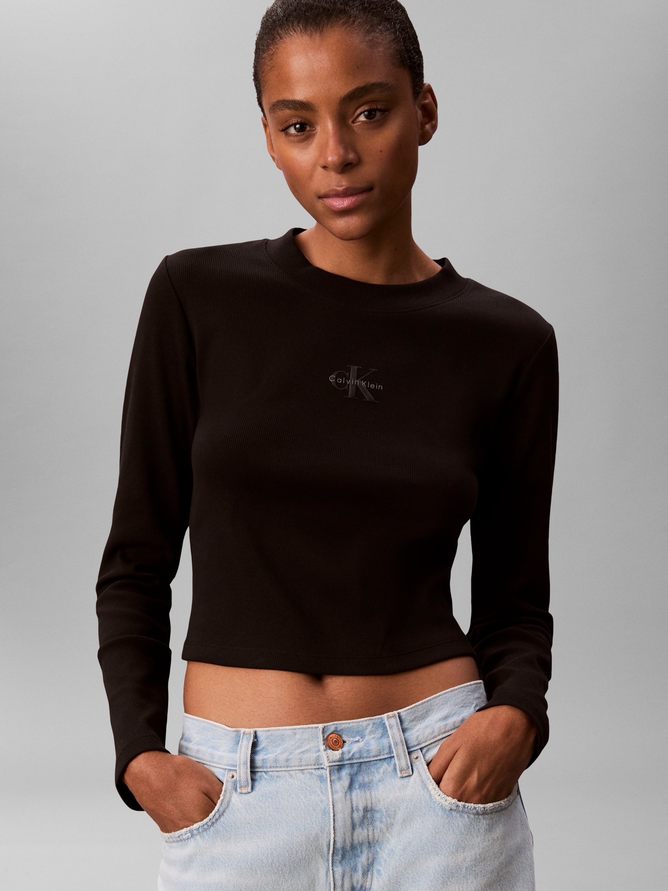 Calvin Klein Jeans Langarmshirt Rundhalsausschnitt, figurbetonte Passform, Logodruck