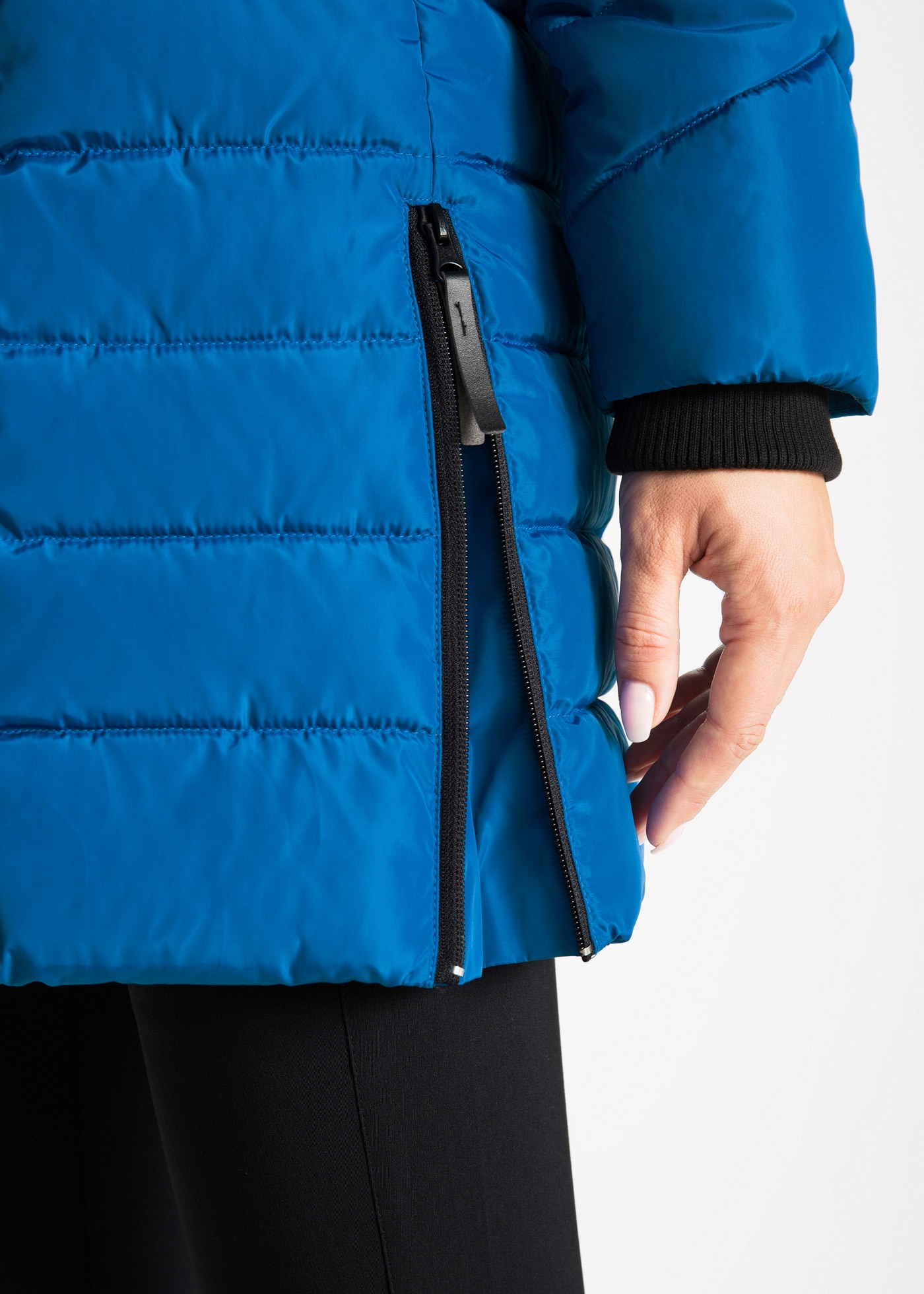 bonprix »Winterjacke« mit Kapuze mit wattierter Füllung, mit abnehmbarer Kapuze, pflegeleicht