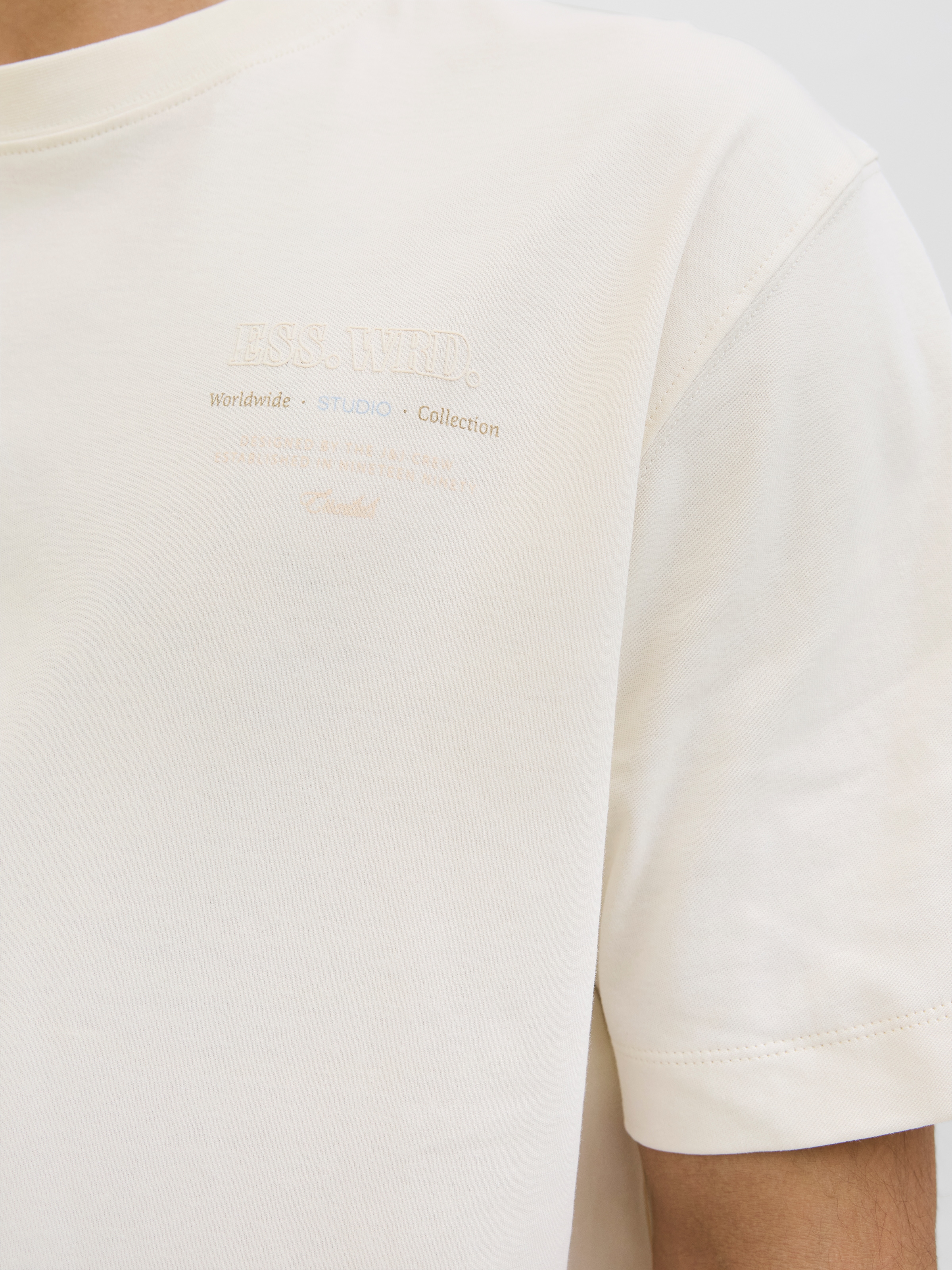 Jack & Jones Rundhalsshirt »JJEURBAN EDGE STUDIO TEE SS O-NECK NOOS«, mit Front und Back Print
