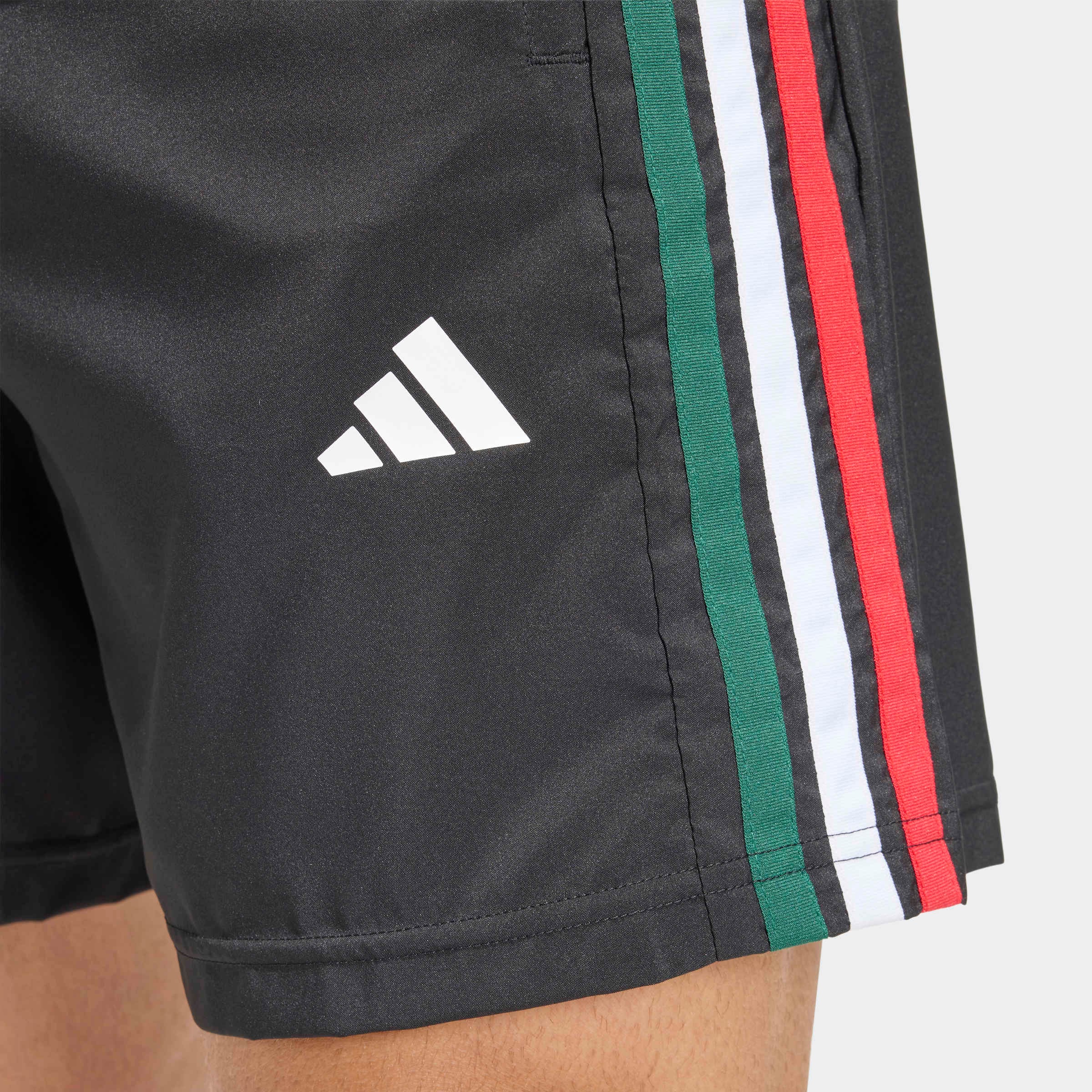 adidas Performance Shorts »WORKOUT ESSENTIALS BASE 3-STREIFEN, GEWEBT«