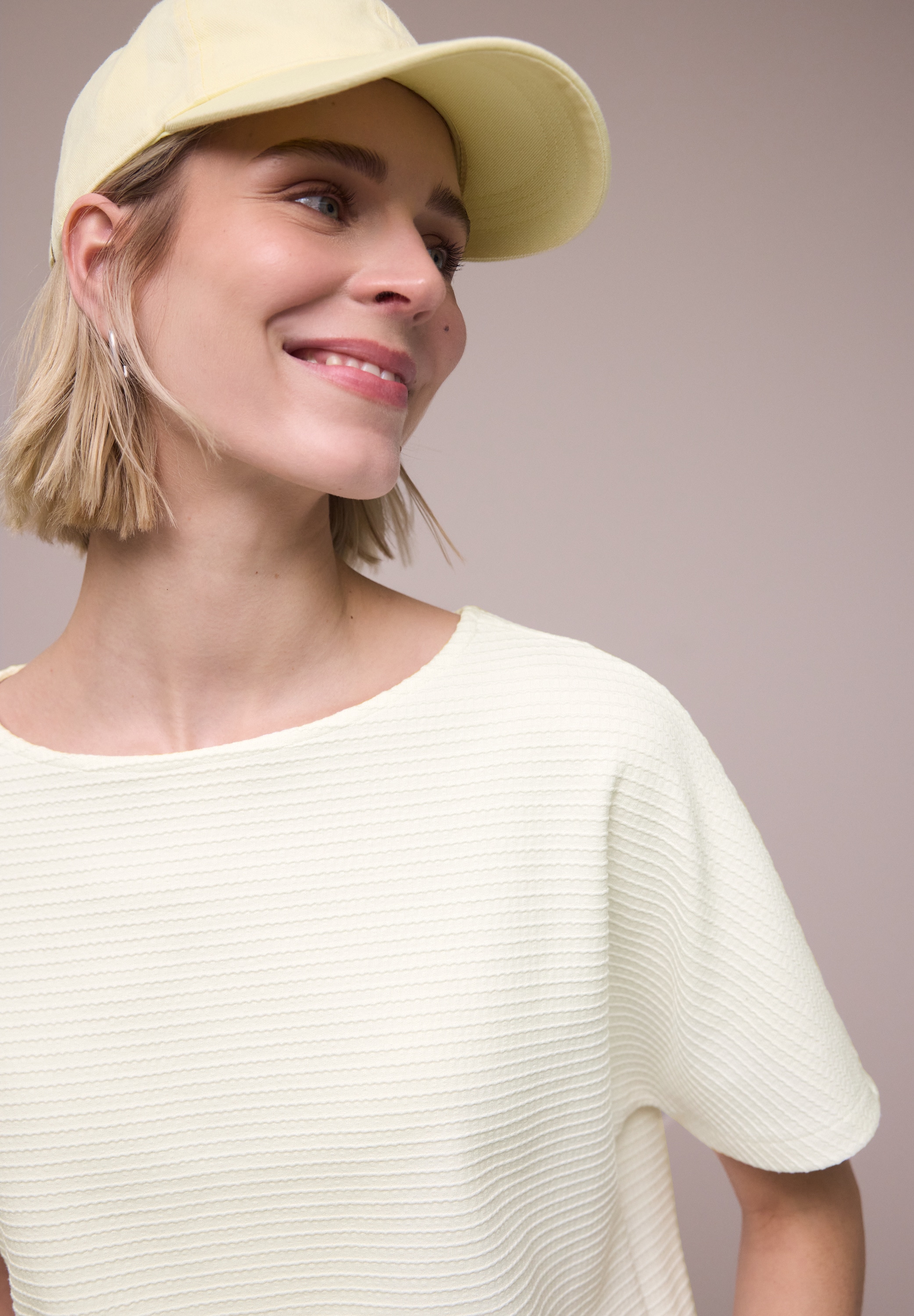 STREET ONE Kurzarmshirt Sommershirt in Struktur-Optik