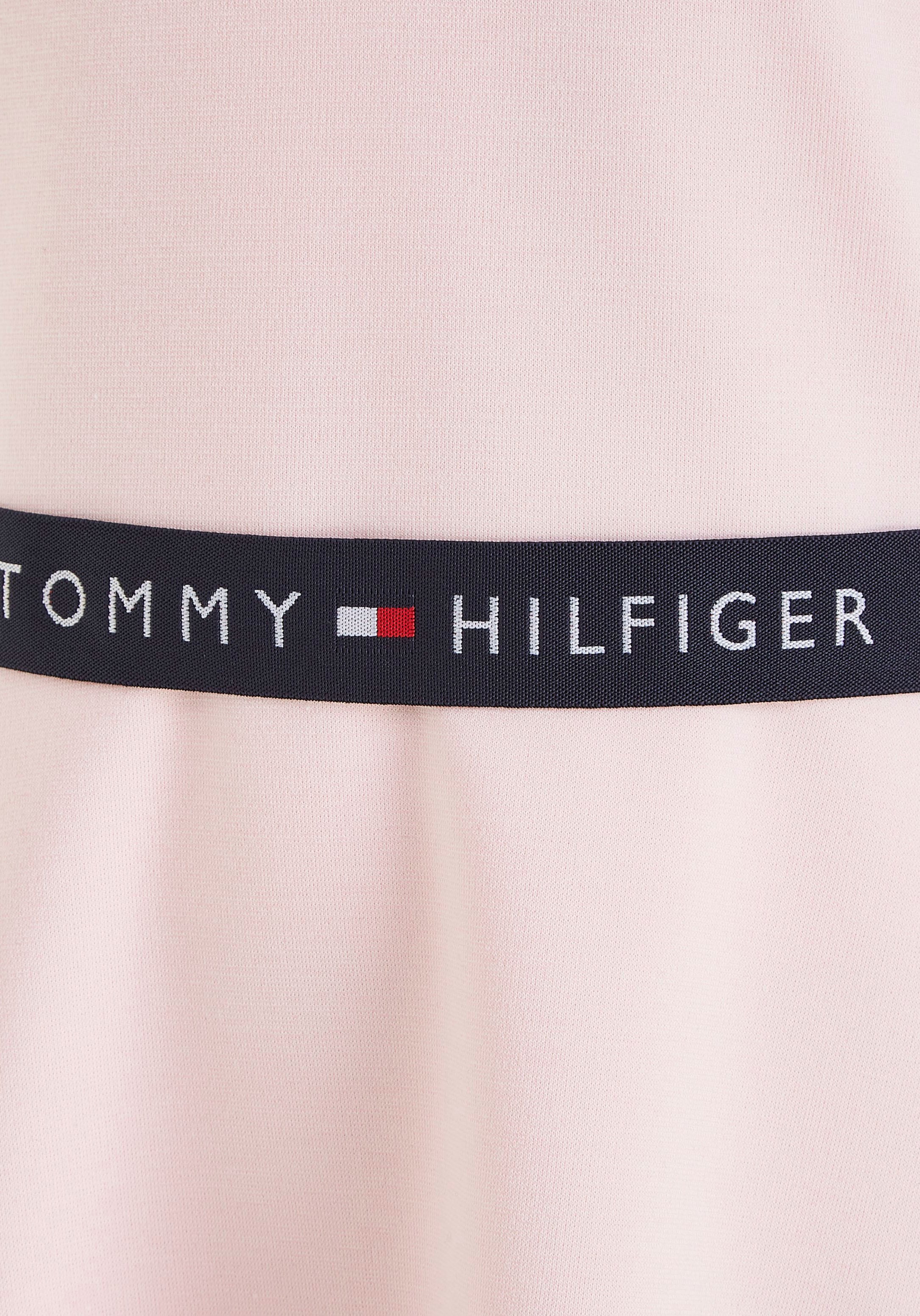 Tommy Hilfiger Jerseykleid »ESSENTIAL SKATER DRESS«, mit Markenlabel am Bund