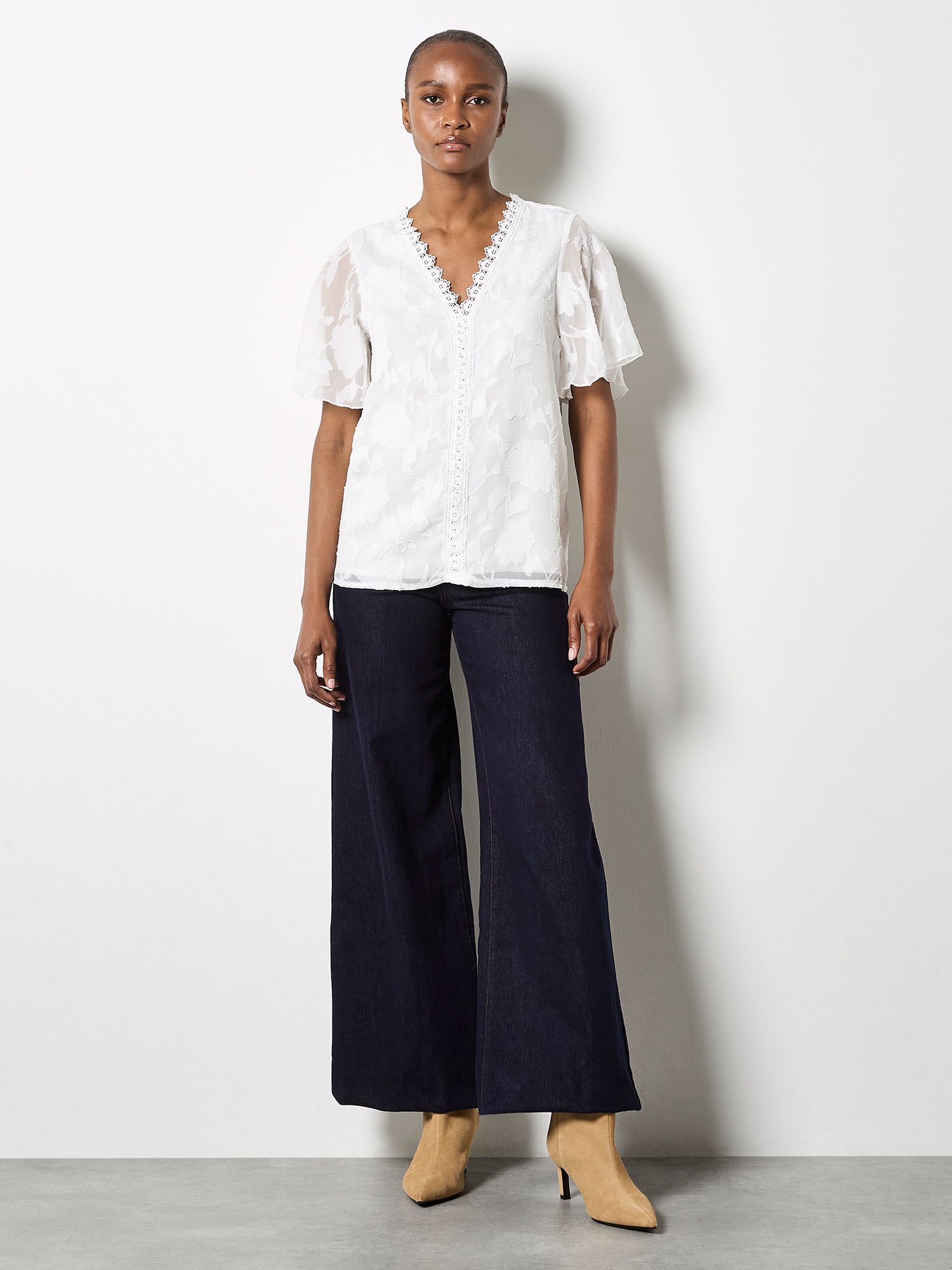 Apricot Klassische Bluse »Bluse« mit Häkelbordüre