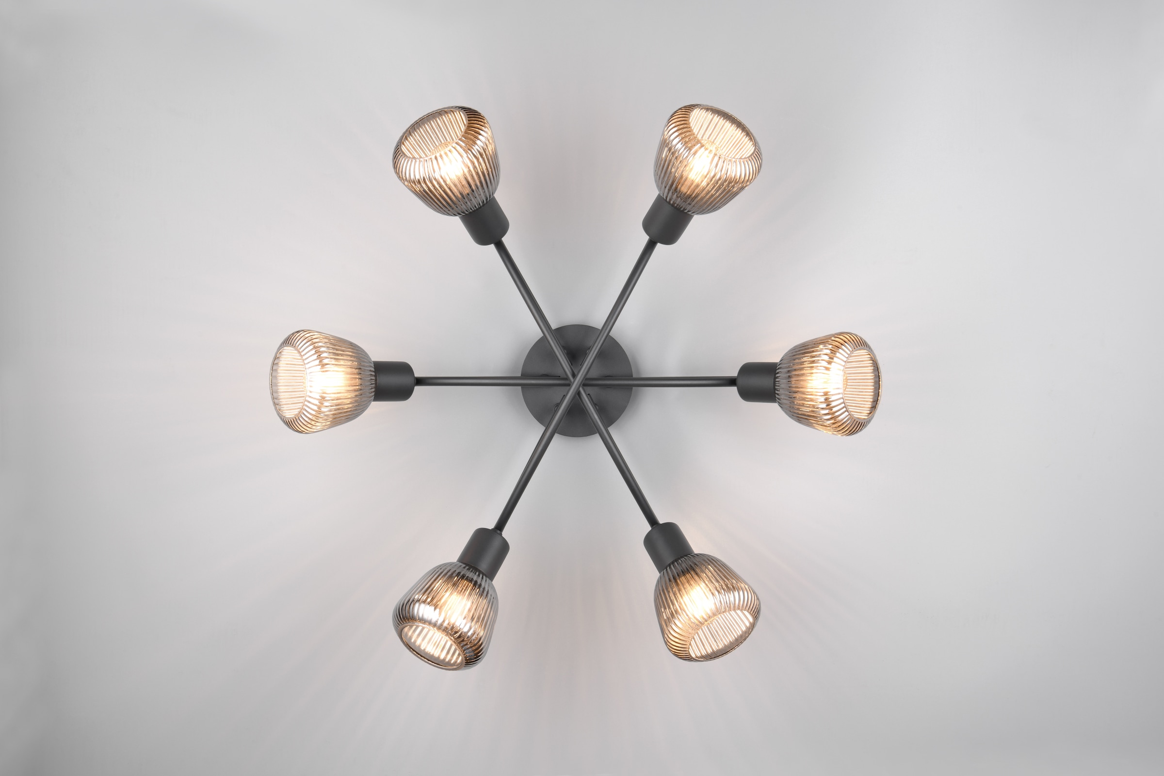 TRIO Leuchten Deckenleuchte »TARIFA, 6-flammige Deckenlampe exkl 6xE14 max 10W, Glas Hängelampe« E14 1 Stk. warmweiß - kaltweiß Ø 59cm, Glas Lampenschirme in Riffeloptik und leicht verspiegelt, IP20