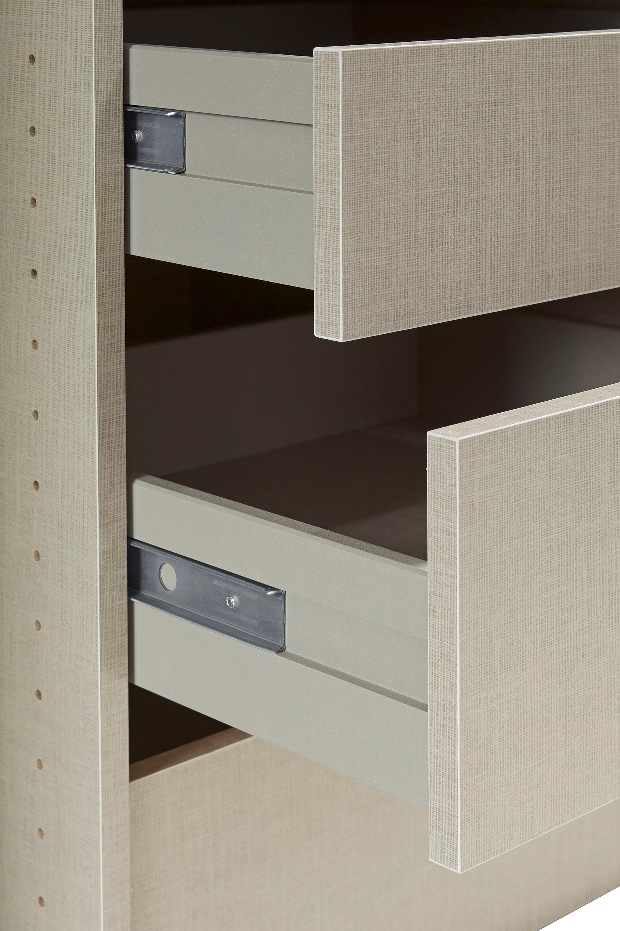 rauch Schwebetürenschrank »Kleiderschrank Schrank Garderobe Ankleide TOPSELLER OTELI« 3 Ausstattungen BASIC/CLASSIC/PREMIUM (inkl. SOFT-CLOSE-FUNKTION),  Breiten 203/271/315/360 cm Höhen 210/229 cm MADE IN GERMANY