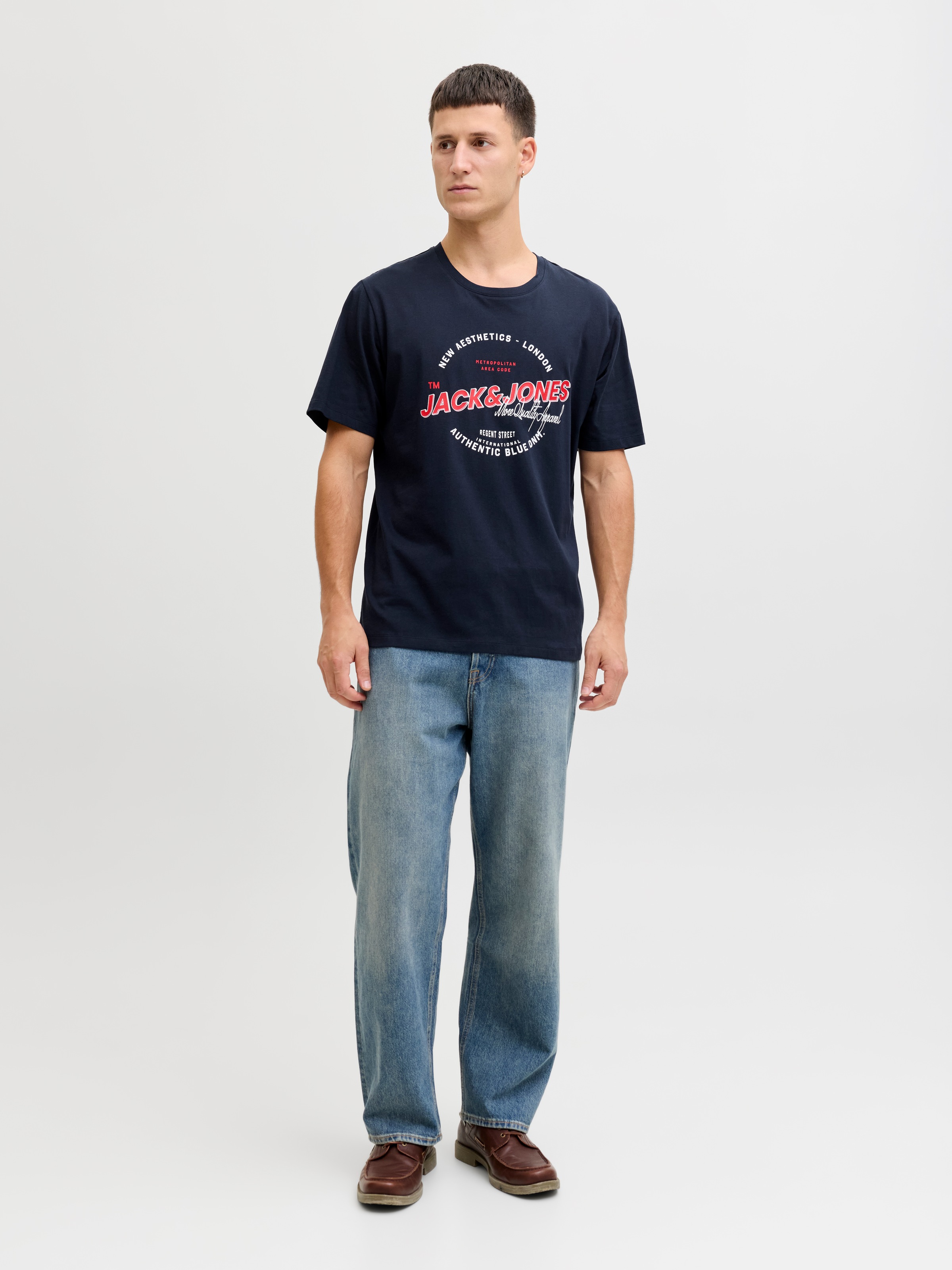 Jack & Jones Rundhalsshirt »JJELOGO TEE SS O-NECK 2 COL SS26 SN« mit Grafikprint