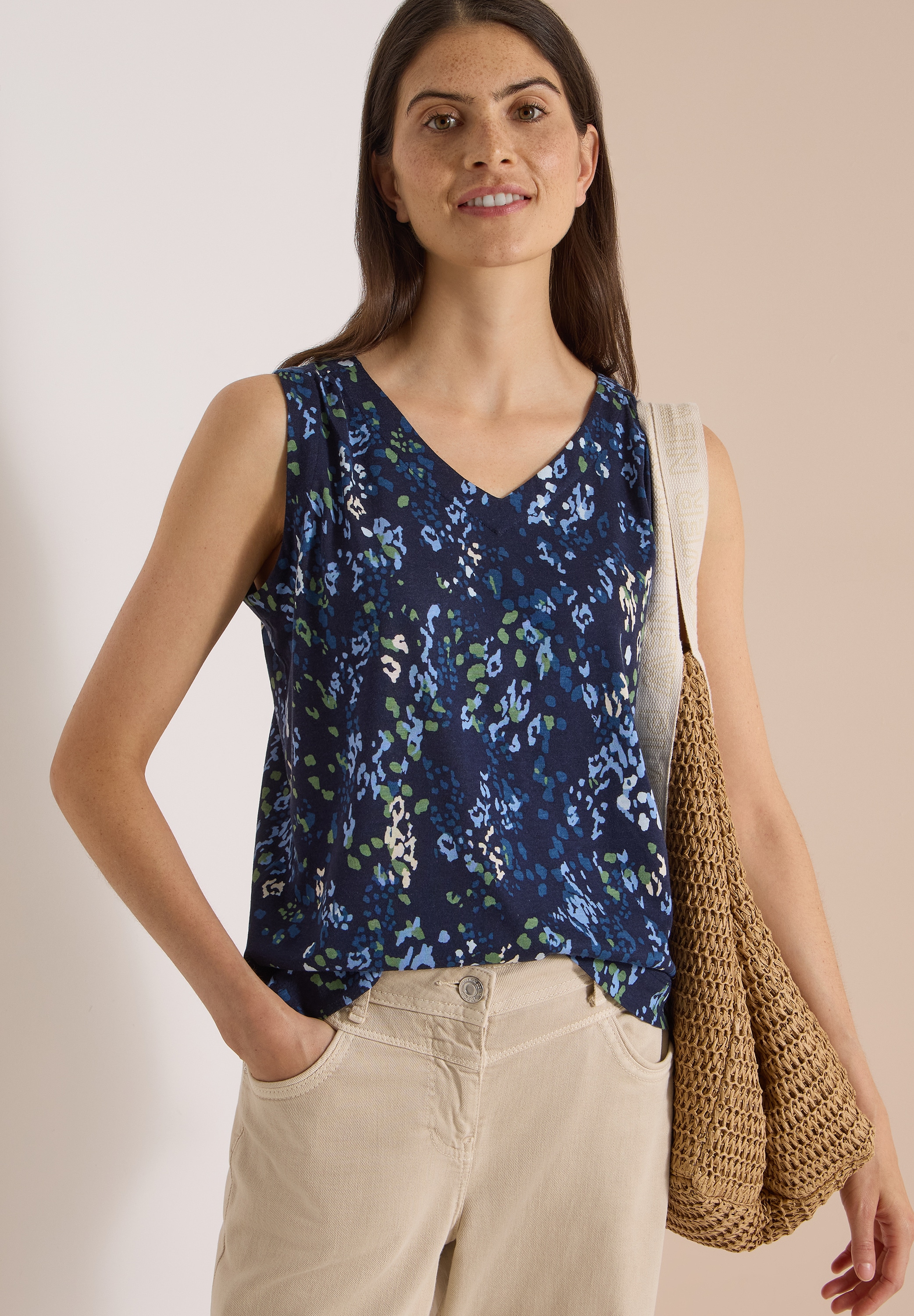 Cecil Shirttop Sommertop mit Rounded V-Neck und grafischem Muster