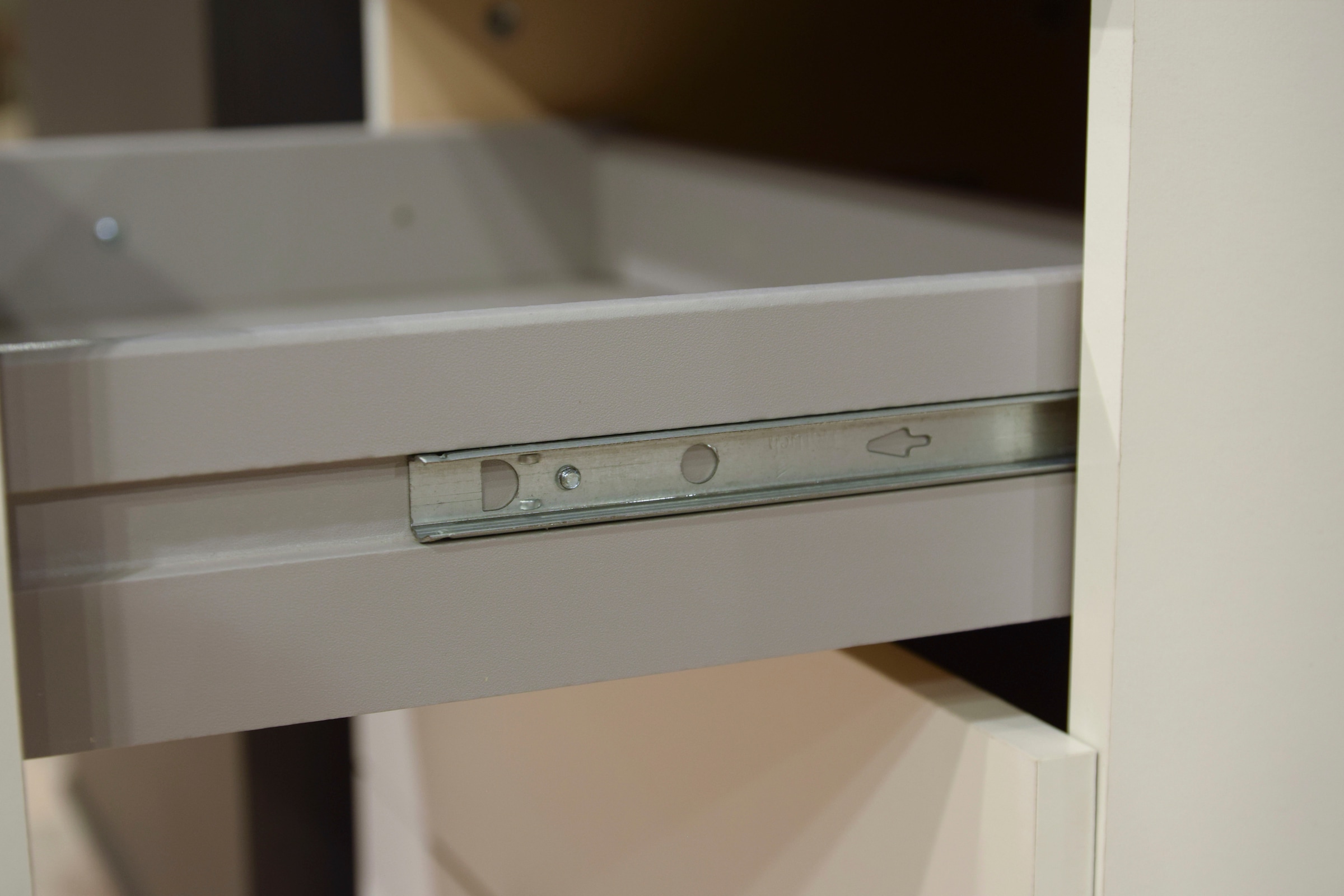 Wimex Drehtürenschrank »Soest«, mit Farbglas-Tür, wahlweise 135 oder 180cm breit