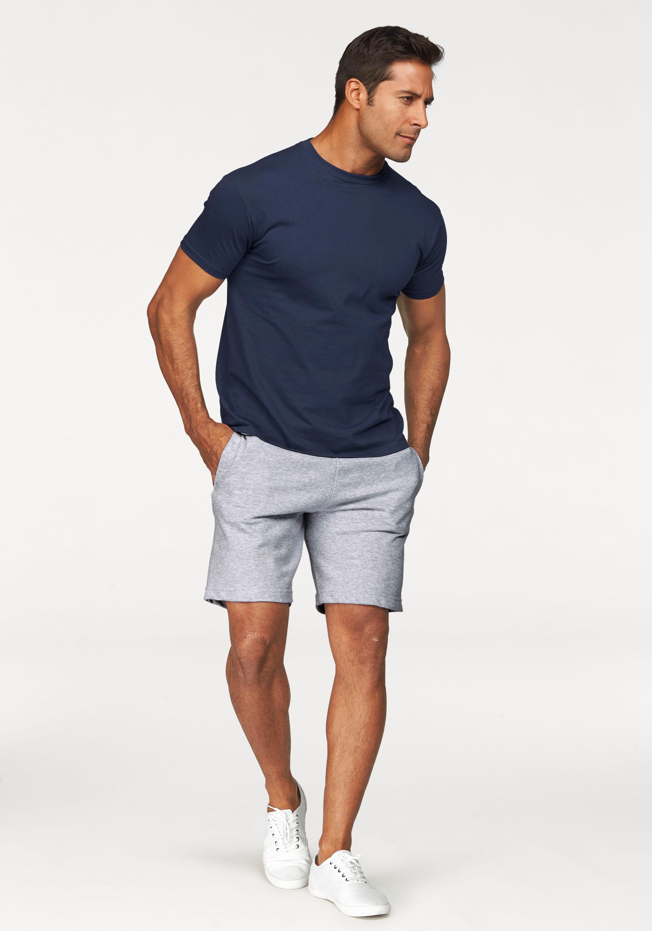 Fruit of the Loom Sweatshorts, in bequemer Form