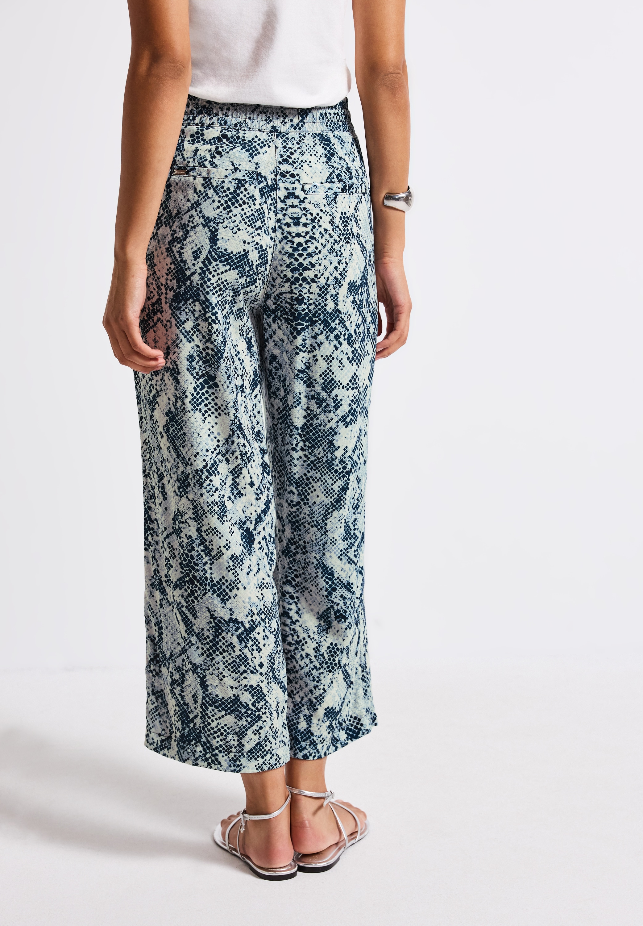 STREET ONE Stoffhose »Style Emee«, mit elastischem Bund und Tunnelzug, mit grafischem Muster