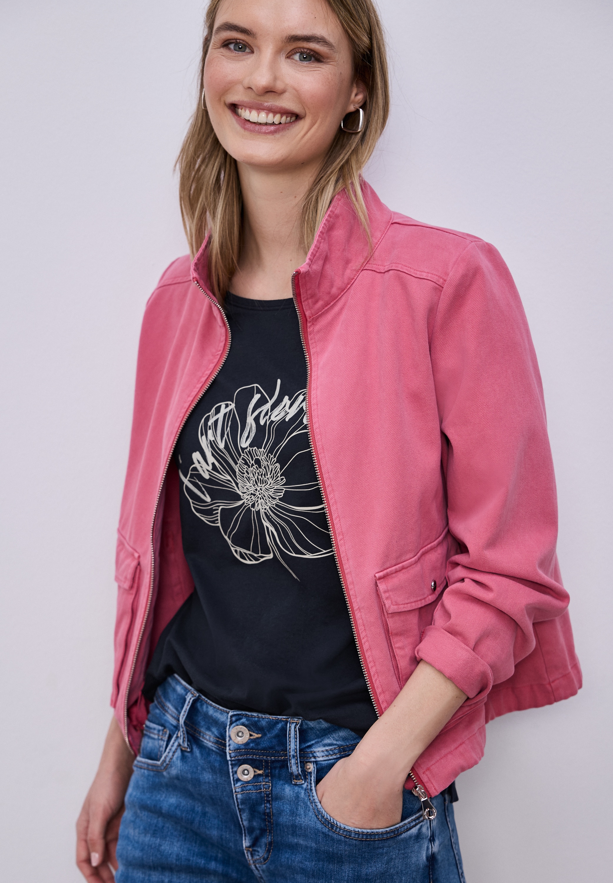 STREET ONE Rundhalsshirt Sommershirt mit floralem Artwork