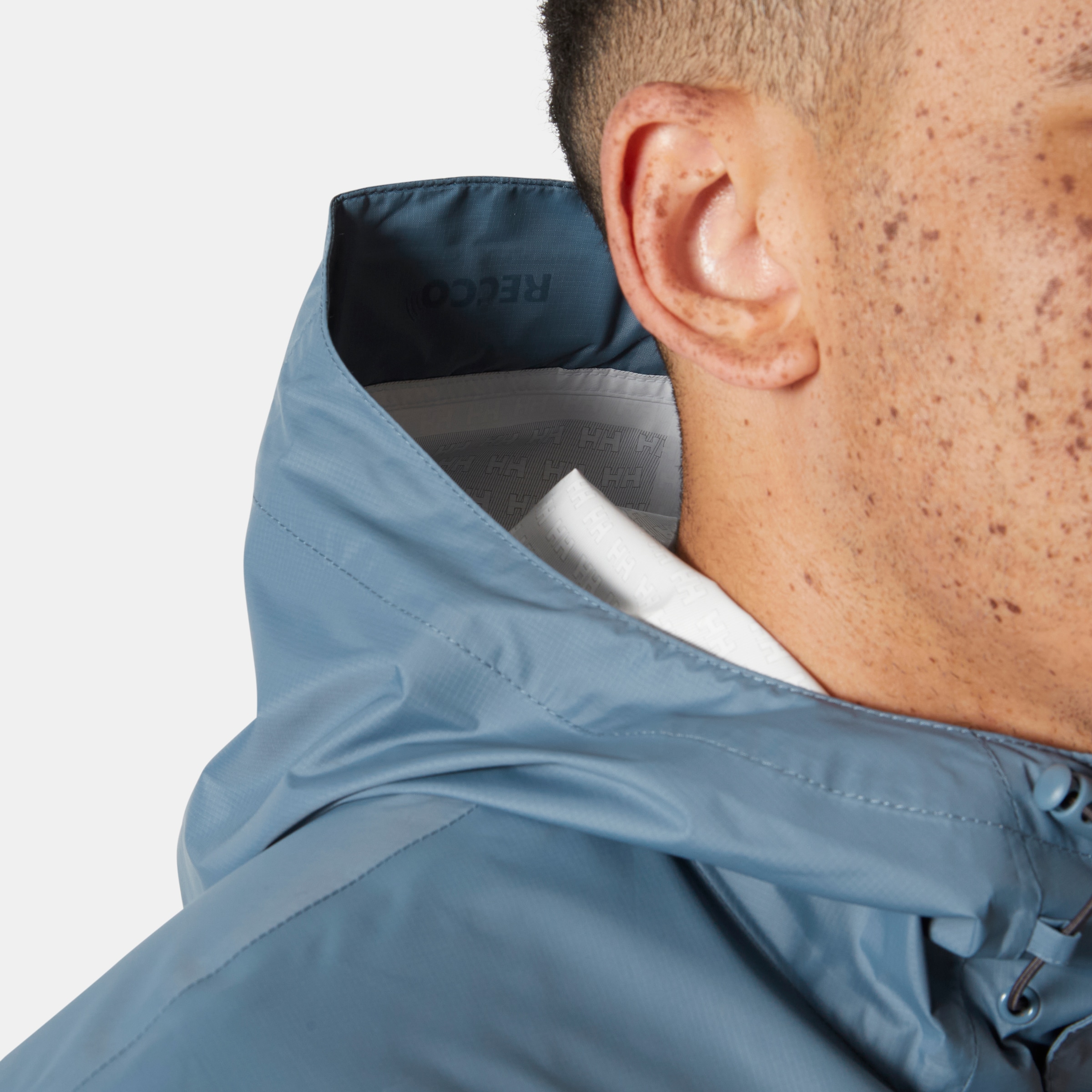 Helly Hansen Regenjacke »LOKE JACKET« mit Kapuze Kapuze mit hohem Kragen, elastischer Kordelzug an Kapuze und Saum
