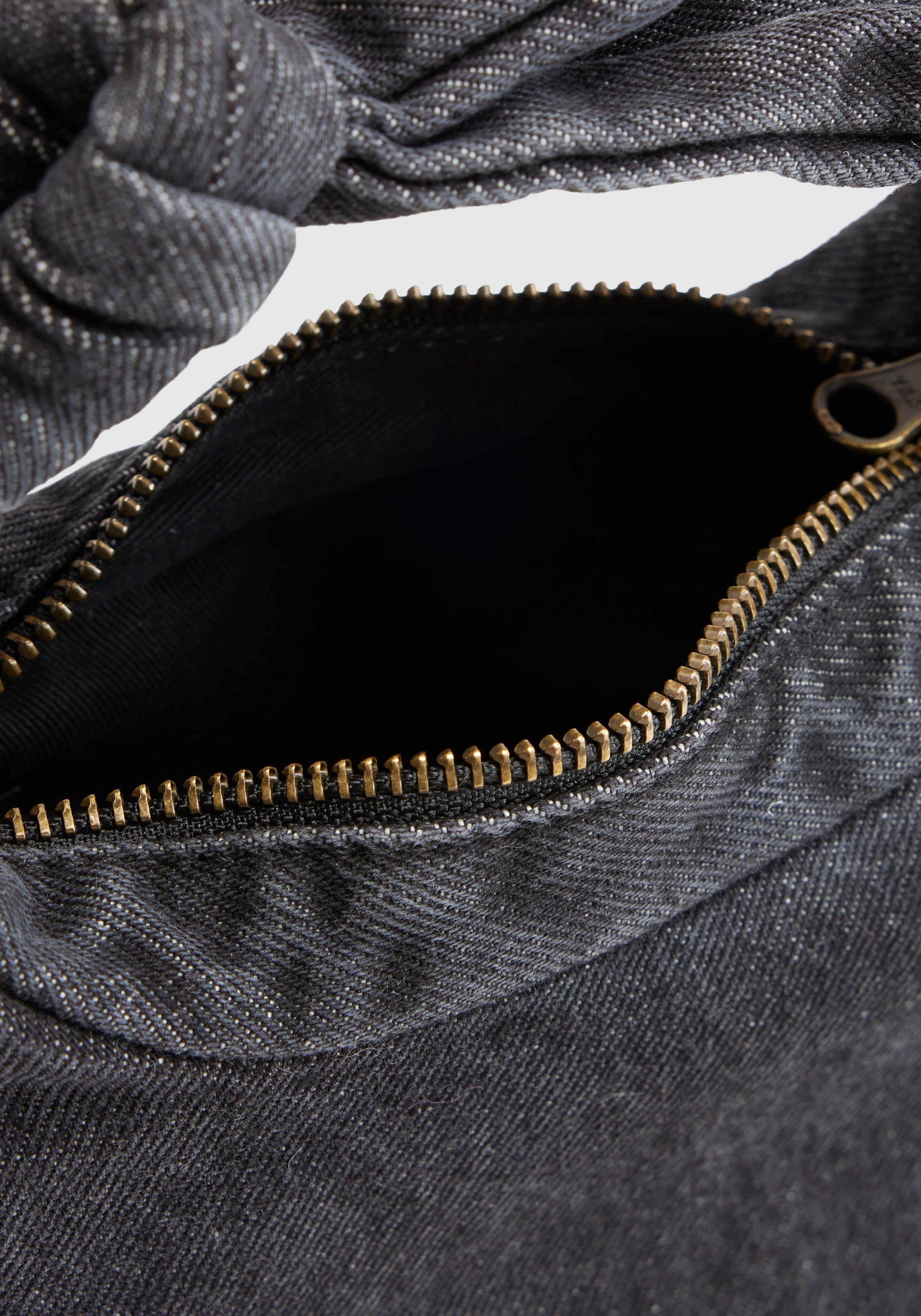 Levi's® Mini Bag mit Knoten-Henkel