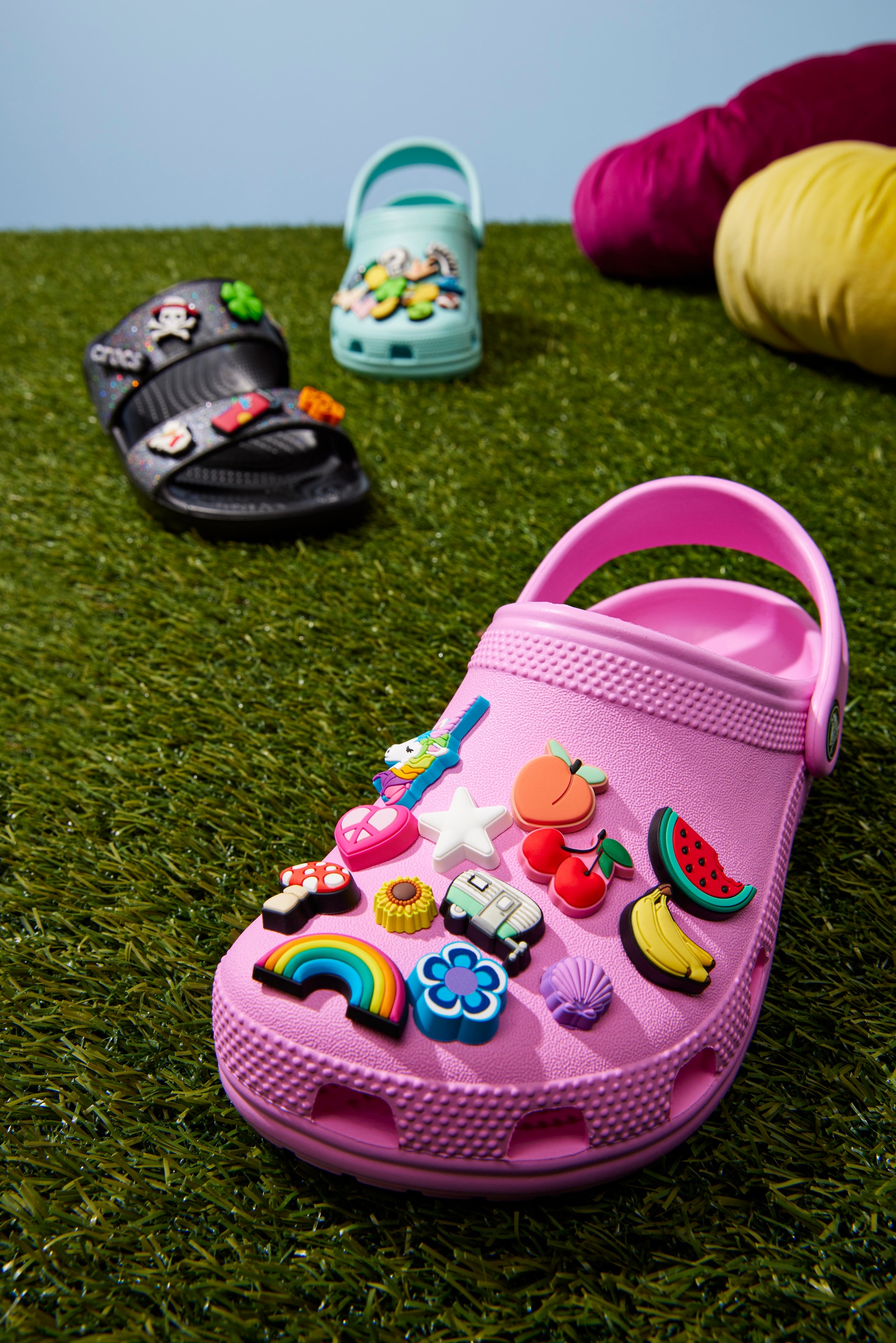 Crocs Clog »Classic K«  Sommerschuh, Hausschuh, Badeschuh mit schwenkbarem Fersenriemchen
