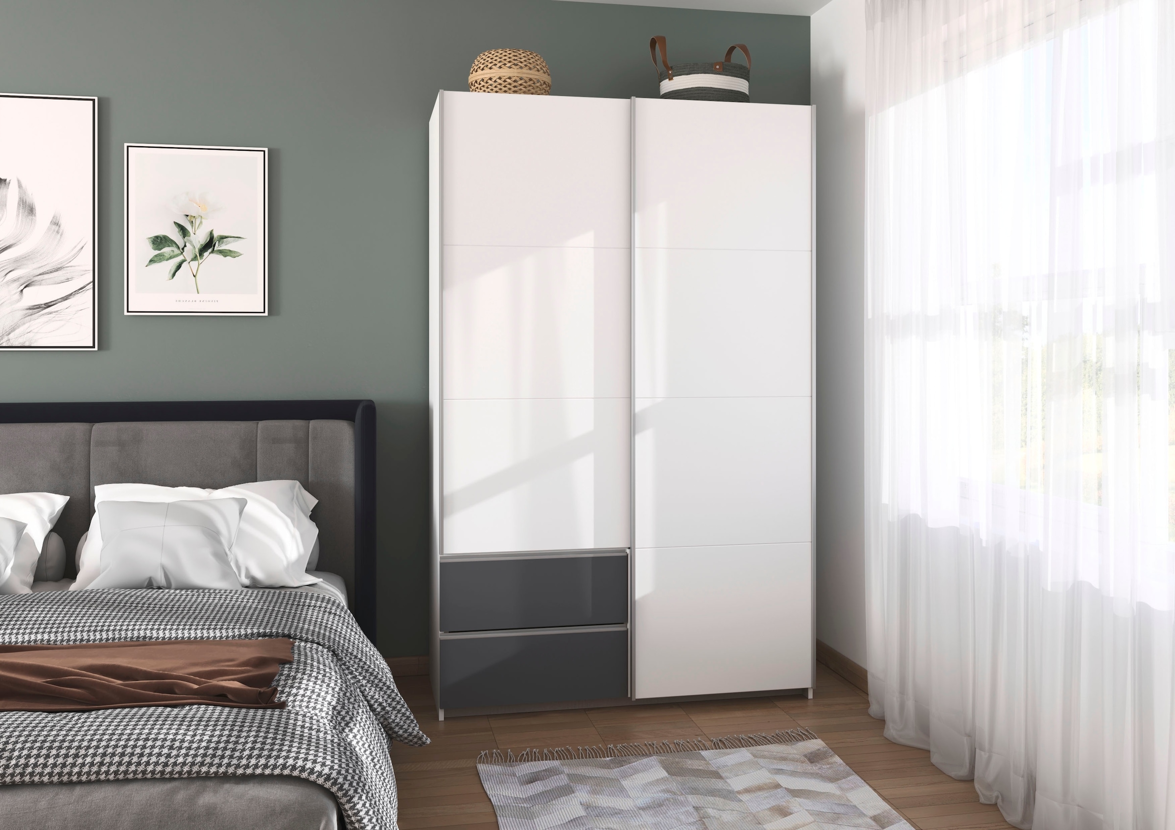 rauch Schwebetürenschrank »Kleiderschrank Schrank Garderobe Wäscheschrank SEVILLA«, (in 3 verschiedenen Ausstattungen BASIC/CLASSIC/PREMIUM), Metall-Griffleisten alufarben oder Graumetallic MADE IN GERMANY