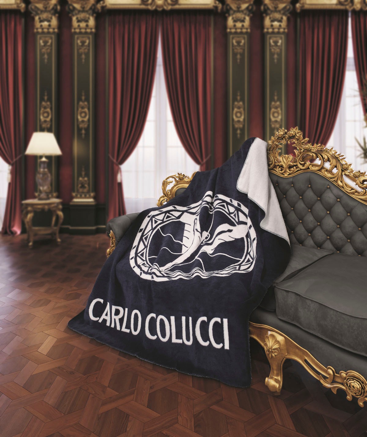 CARLO COLUCCI Wohndecke »Elisa«, Ikarus Logo und Logoschriftzug, Kuscheldecke