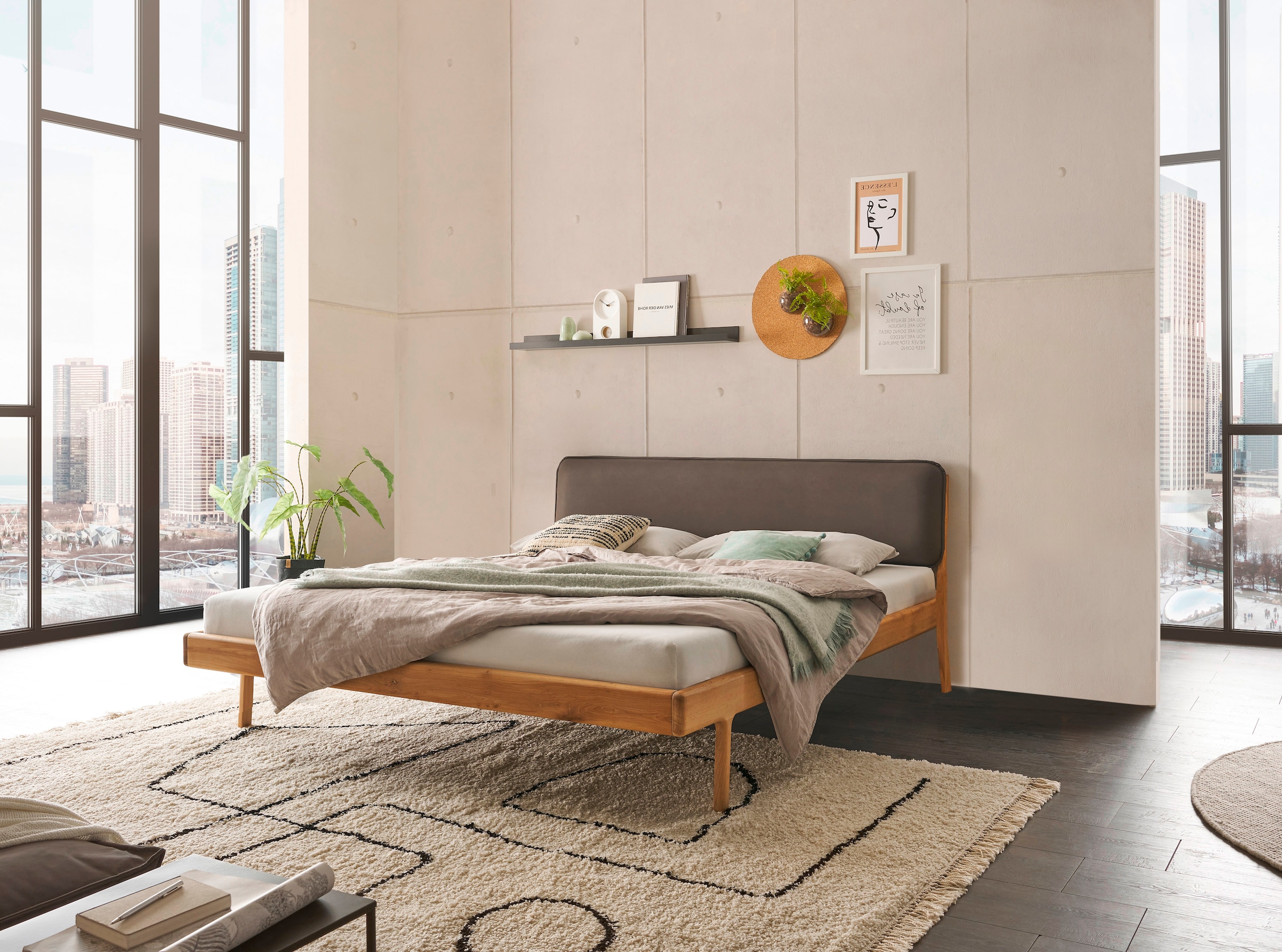 Schlafkontor Massivholzbett »Jerik« Eiche Massiv , Bett-Kopfteil in pflegeleichten Kunstleder Taupe