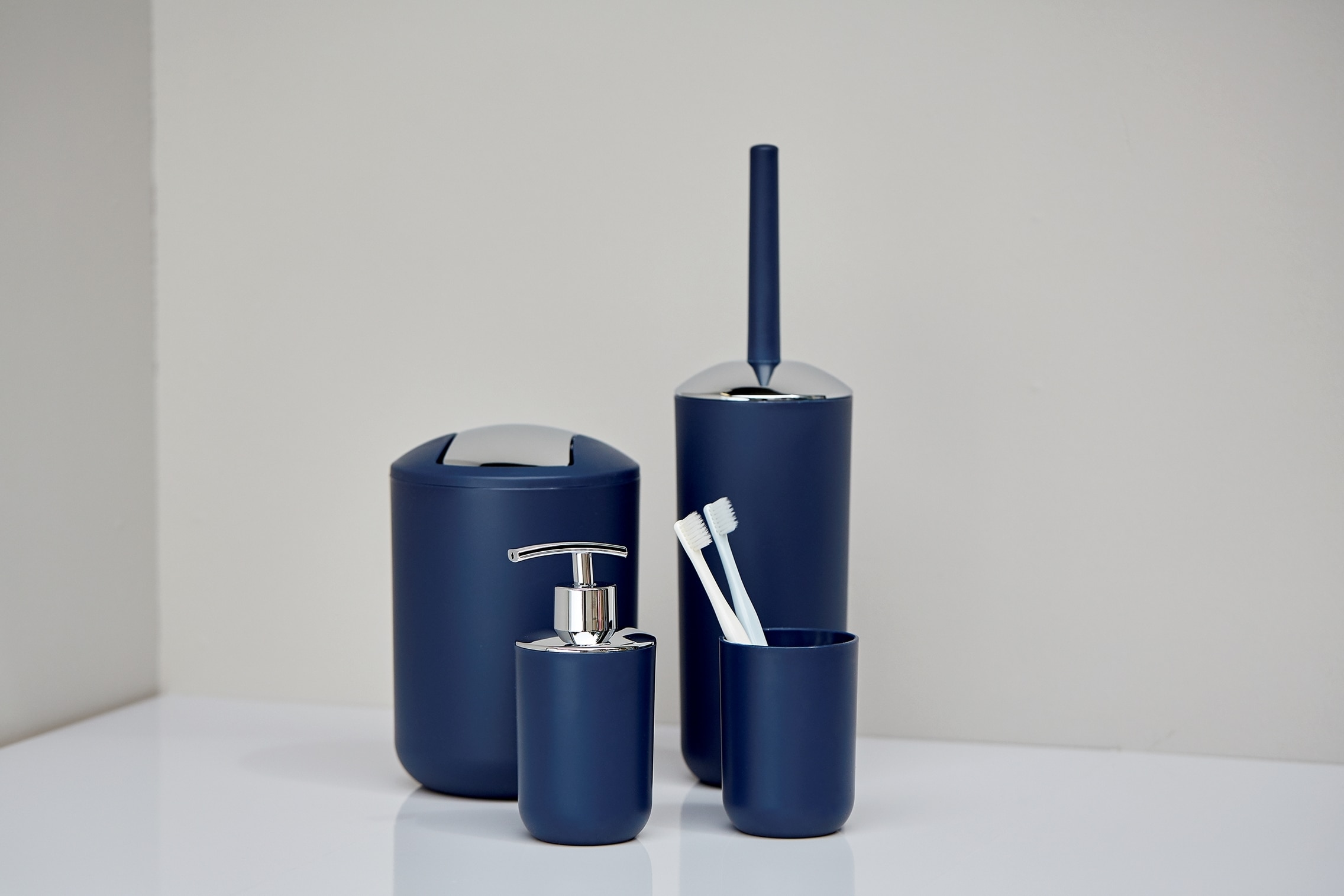 WENKO Badaccessoire-Set »Brasil« Seifenspender, Zahnputzbecher, WC-Garnitur & Kosmetikeimer