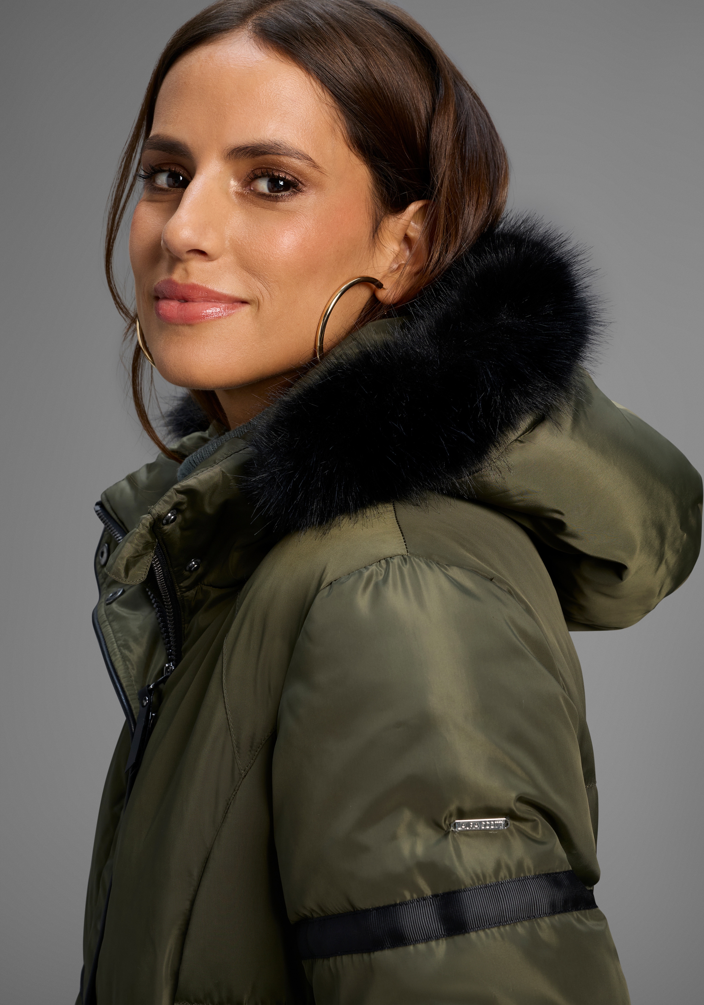 Laura Scott Winterjacke, mit Kapuze, figurumschmeichelnde Passform, mit abnehmbarer Kapuze