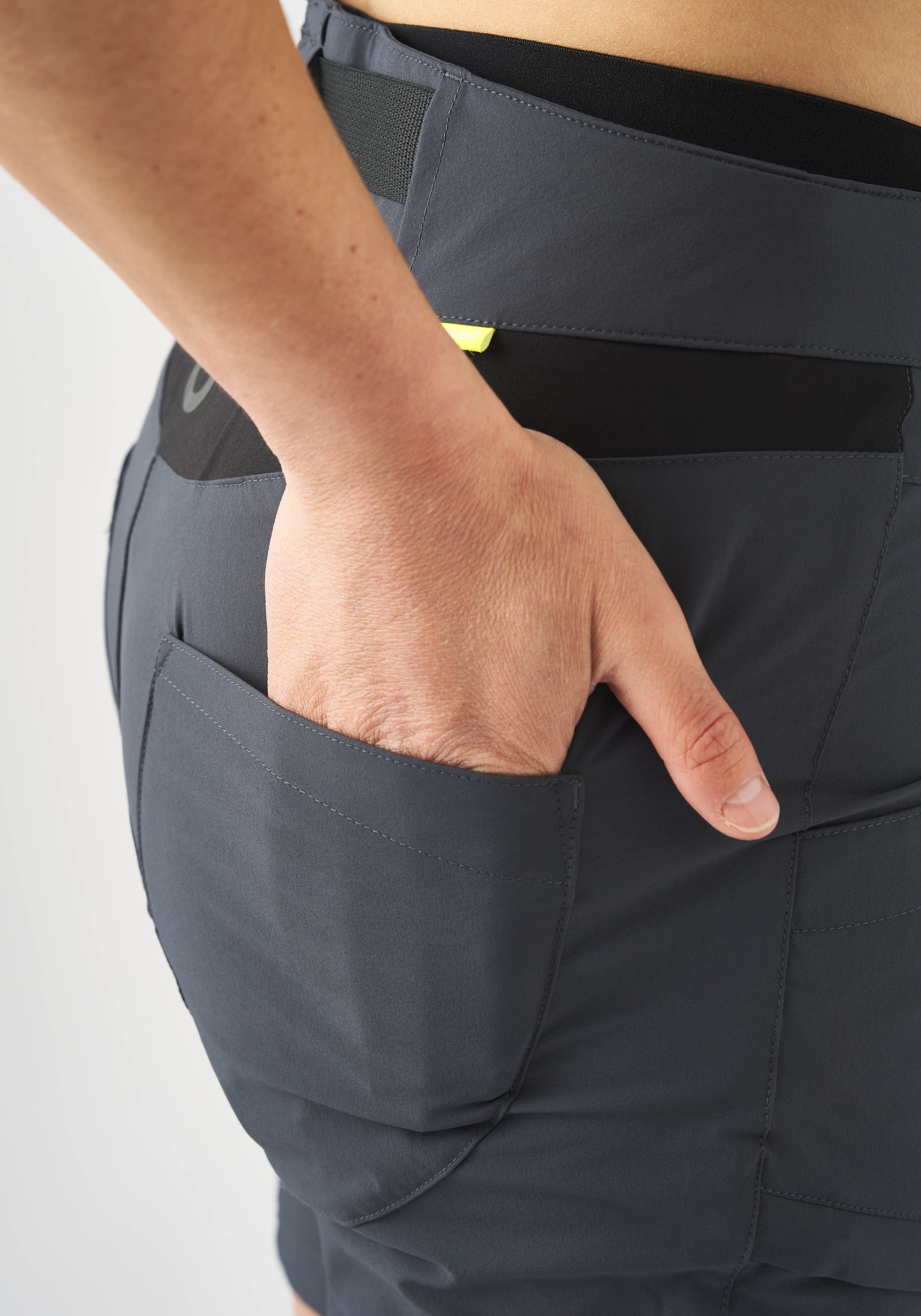 Gonso Fahrradhose »Mira Basic«  kurze Damen Radhose mit Sitzpolster, wasserabweisend, inkl. Gürtel