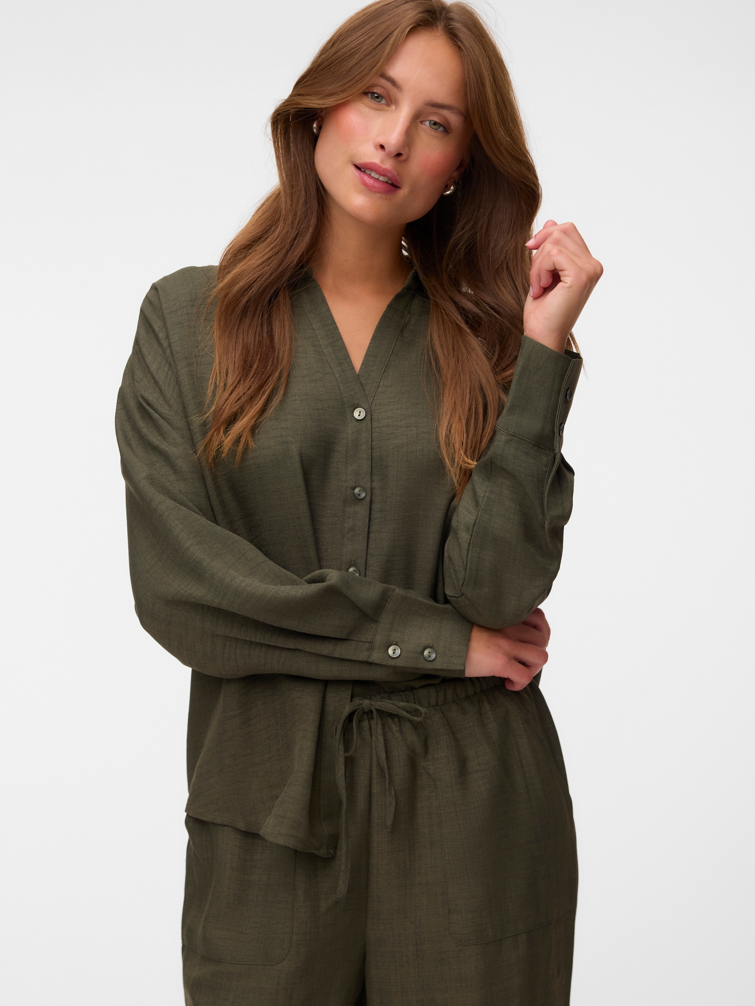 Vero Moda Langarmbluse »VMMELANEY QUEENY LS SHIRT WVN NOOS« Kunstfaser, loose fit