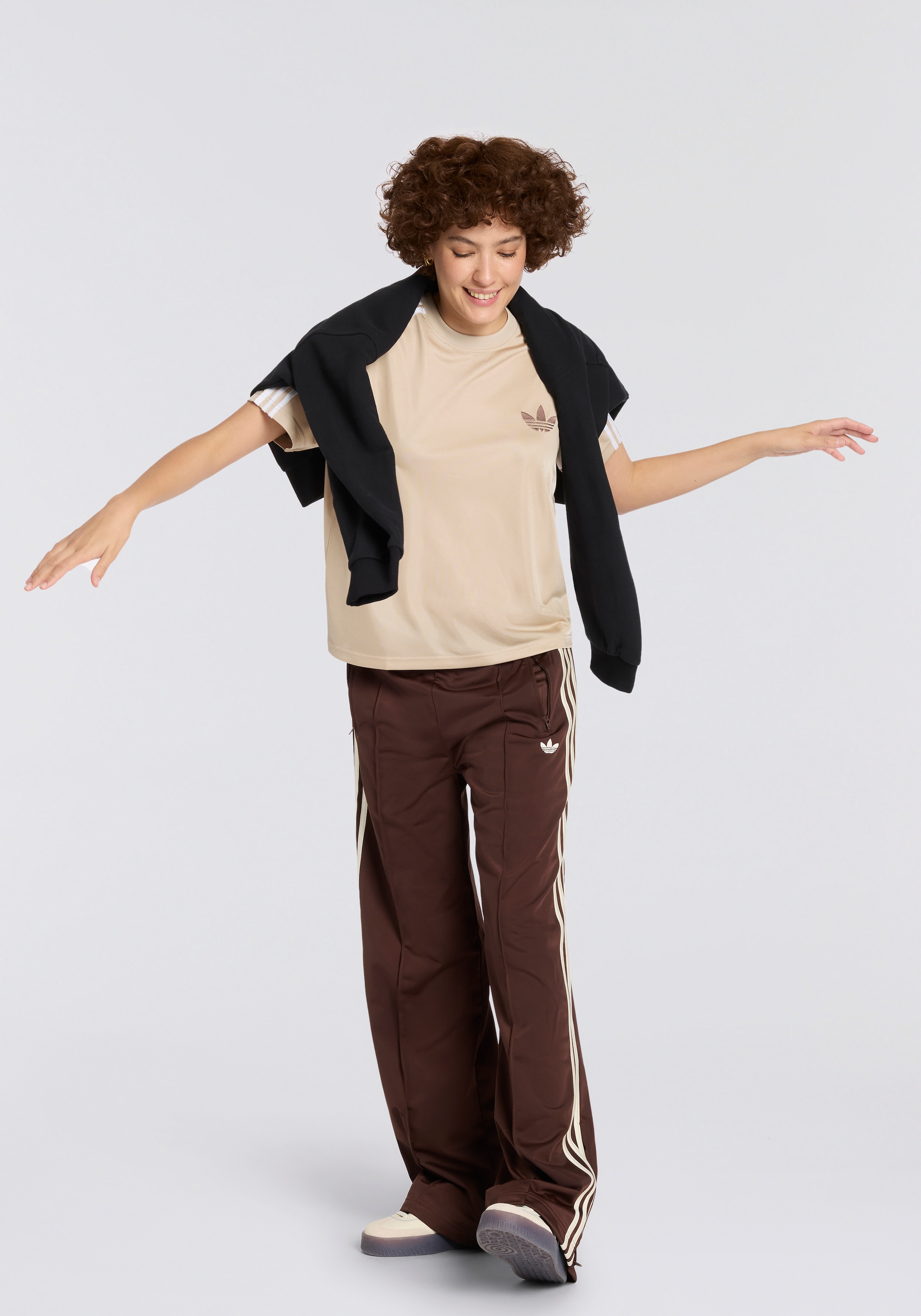 adidas Originals Sporthose »FIREBIRD LOOSE«  Firebird Loose Sporthose, lässig geschnitten