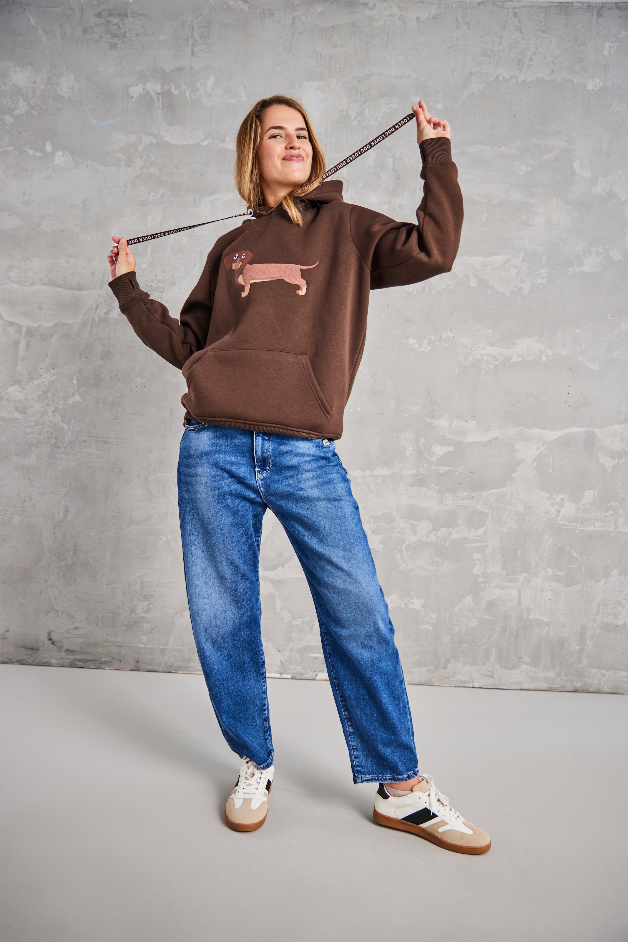 Zwillingsherz Hoodie »"Dackel"«, mit niedlichem Dackel-Motiv gestickt