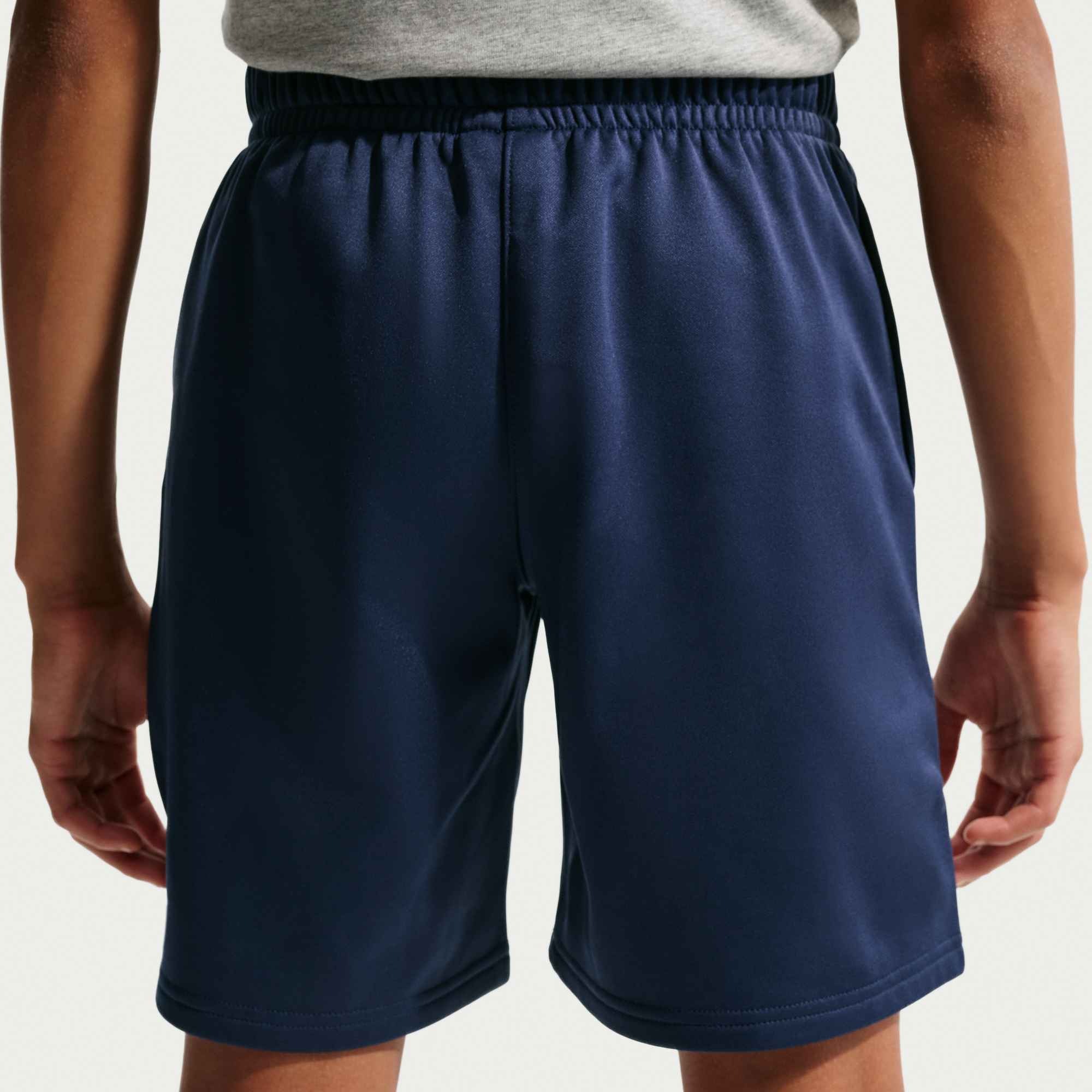 Nike Sportswear Trainingsanzug »K NSW SHORTS TRACKSUIT CREW« 2 zweiteiliges Set, mit Taschen oben und unten, schweißableitend