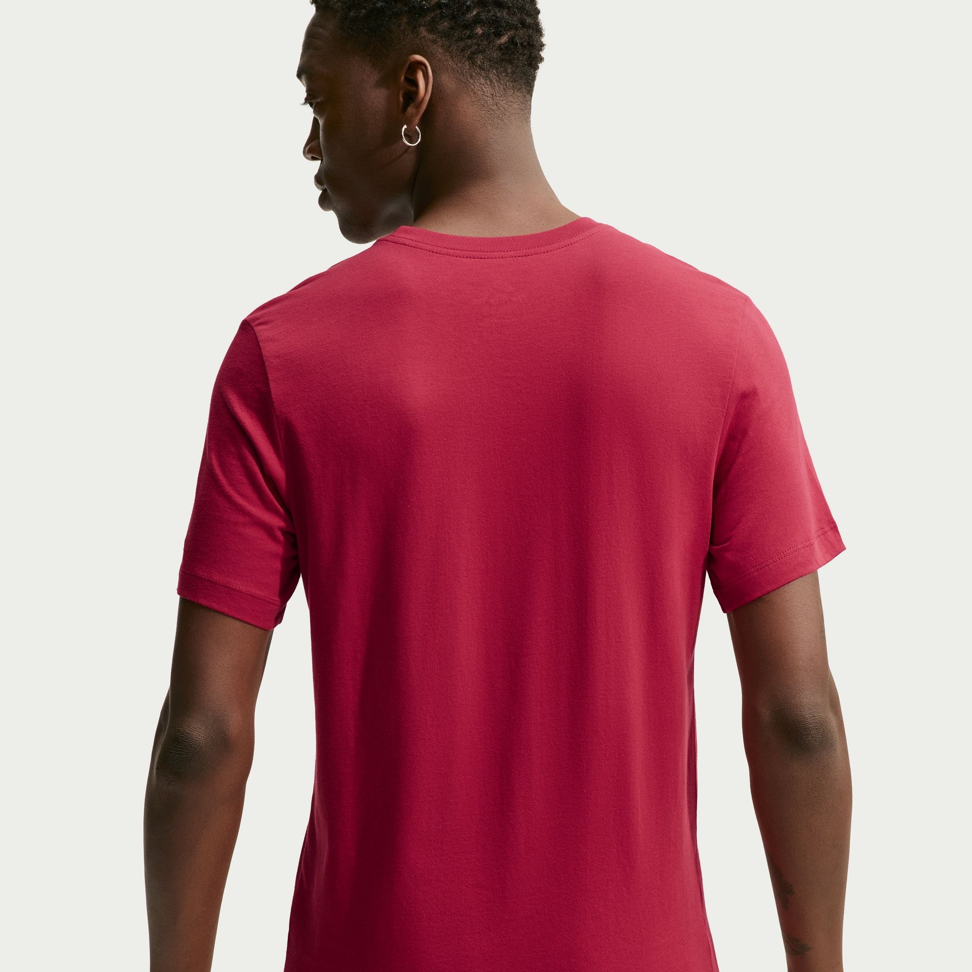 Nike Sportswear T-Shirt »M NSW TEE JUST DO IT SWOOSH« mit Logodruck auf der Brust, Kurzarm-Design, aus Jersey-Material