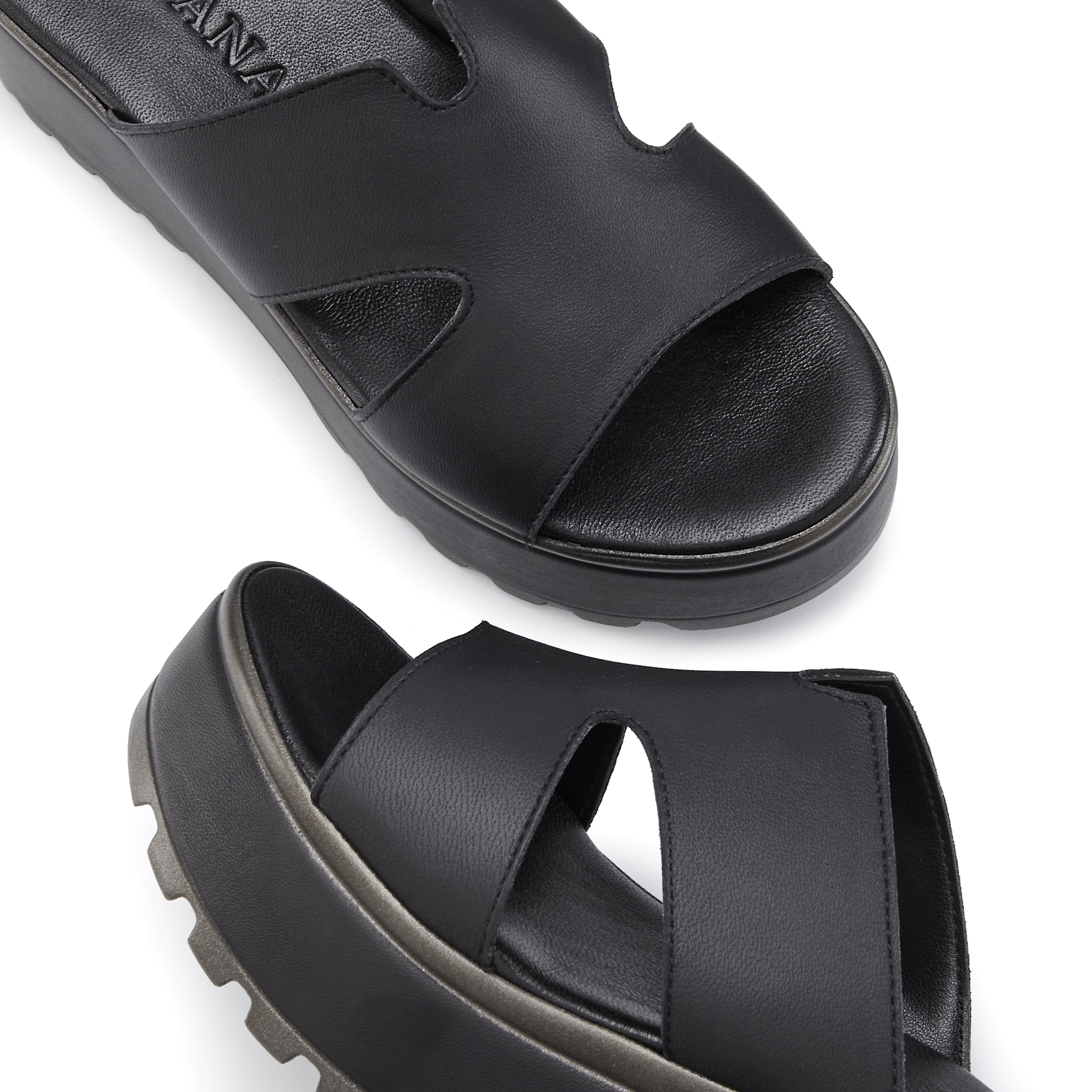 LASCANA Pantolette »Sandale, Sommerschuh, Mule«  aus Leder mit Keilabsatz