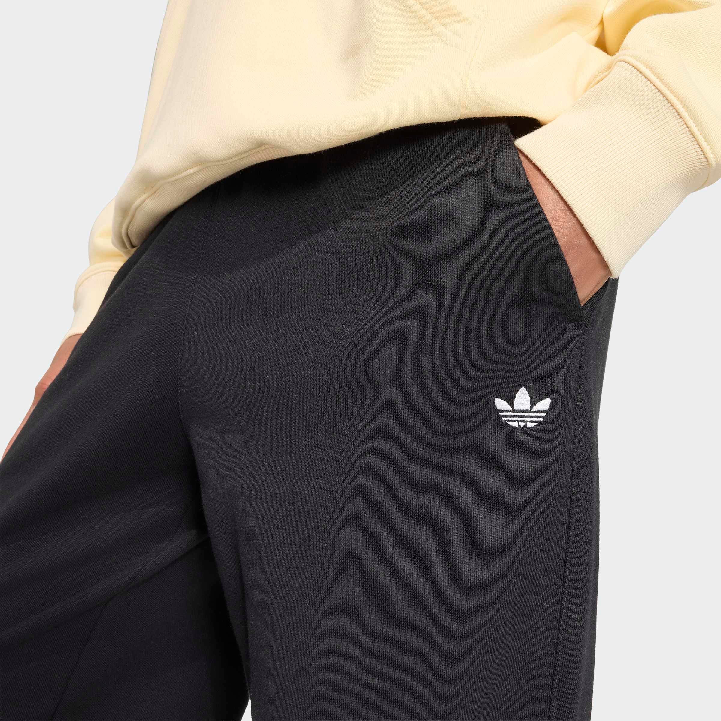 adidas Originals Sporthose »ESS JOGGER FT«  mit Baumwolle, normale Weite