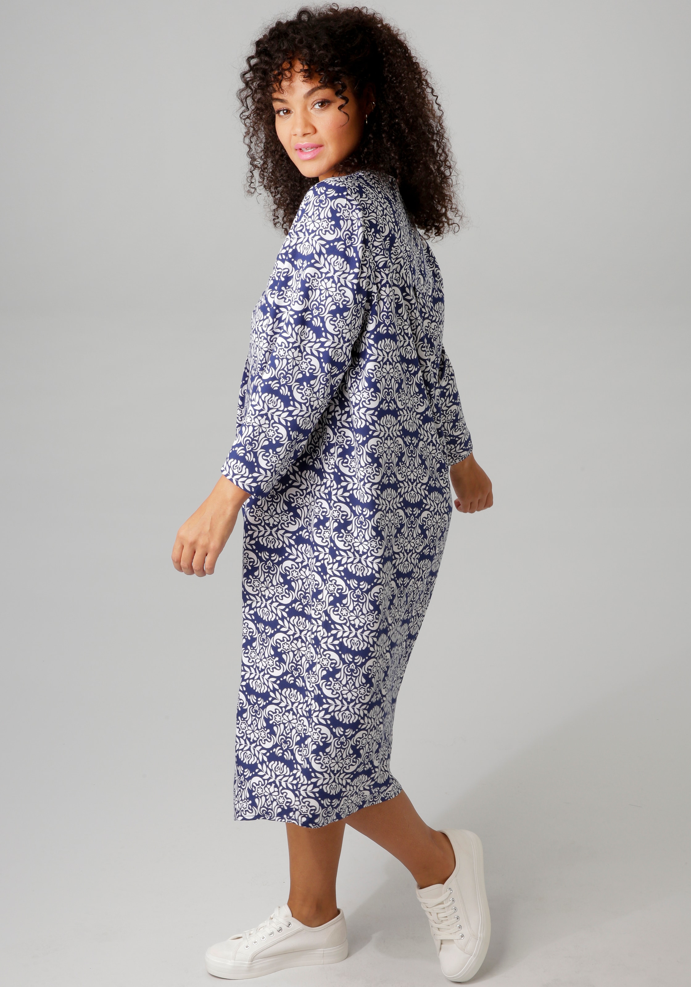 Aniston PLUS Sommerkleid, mit farbharmonischem, graphischem Druck