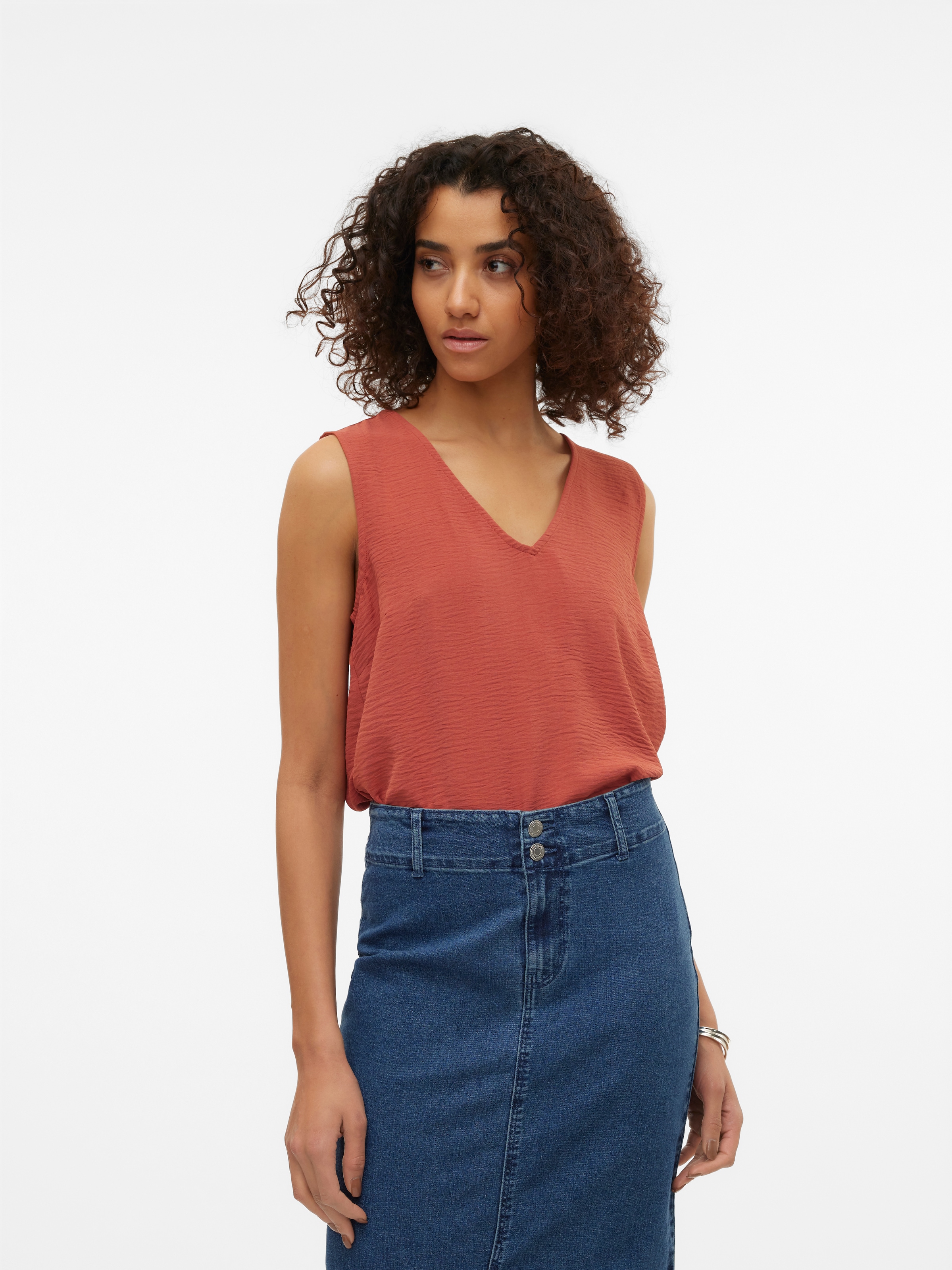 Vero Moda Shirttop »VMALVA S/L V-NECK TOP WVN NOOS« Kunstfaser, regular fit