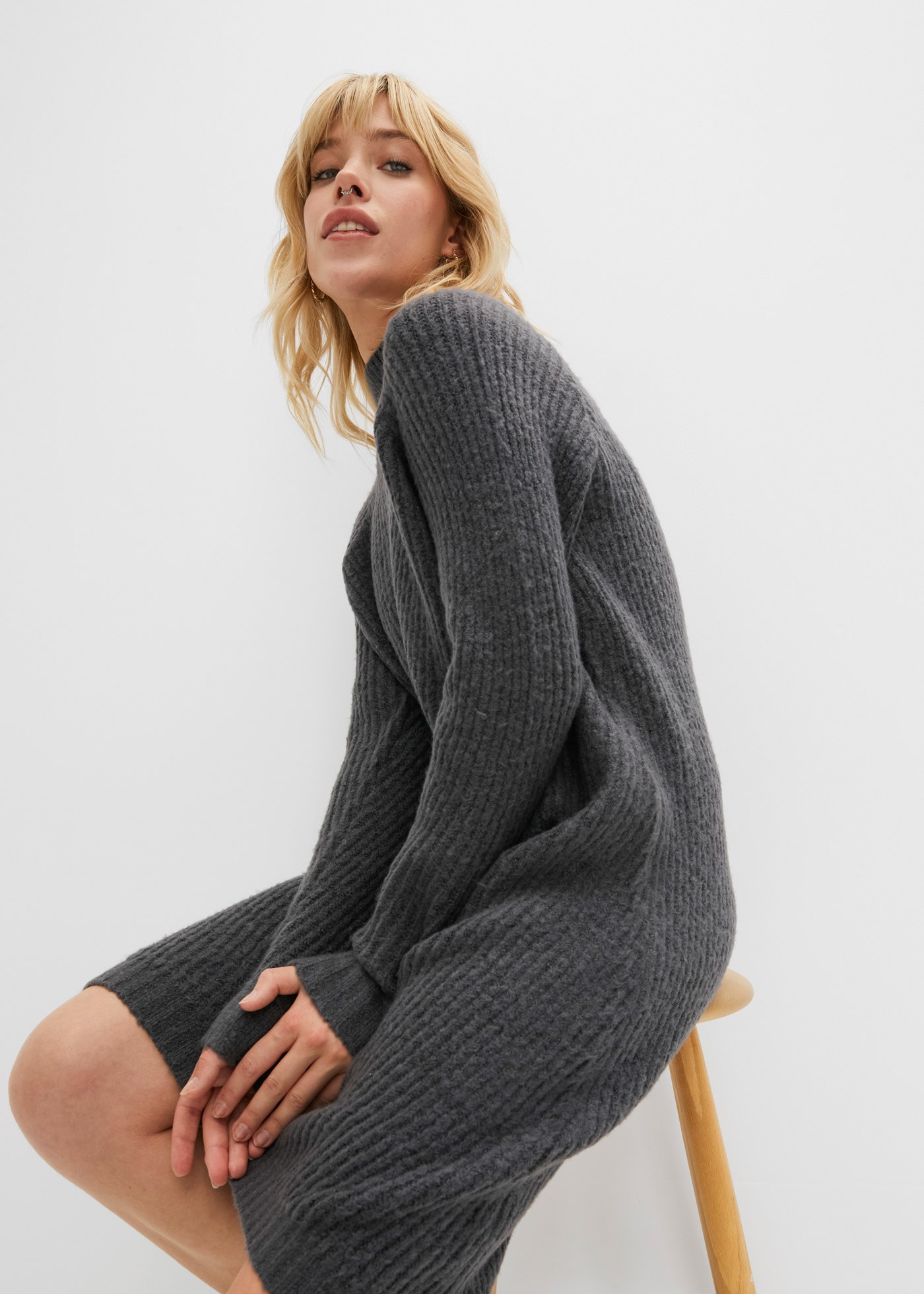 bonprix Strickkleid »Strickkleid mit Vokuhila-Saum« Strickkleid mit Vokuhila-Saum