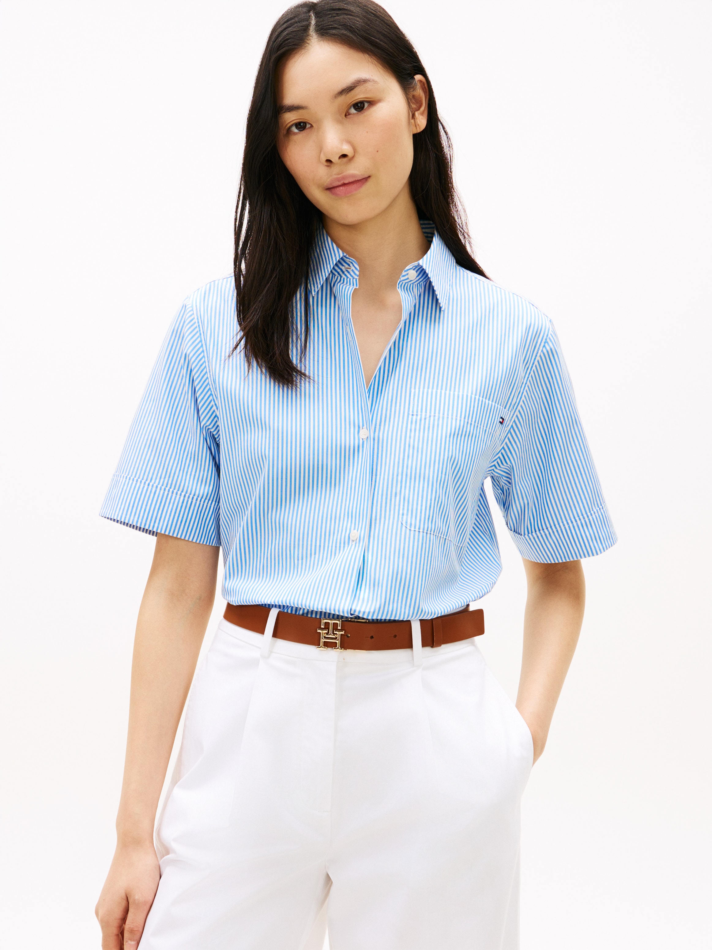 Tommy Hilfiger Kurzarmbluse »ESSENTIAL POPLIN SHORT SLEEVE SHIRTS« mit Hemdkragen, Flag Stickerei auf der Brust