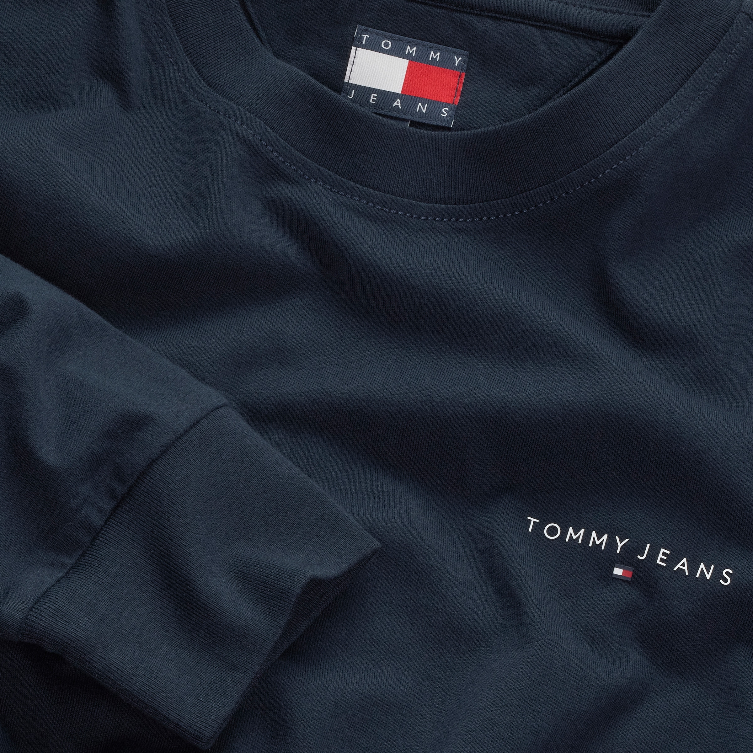 Tommy Jeans Langarmshirt »TJM SLIM CHEST LINEAR LS TEE EXT« Mit Rundhalsausschnitt
