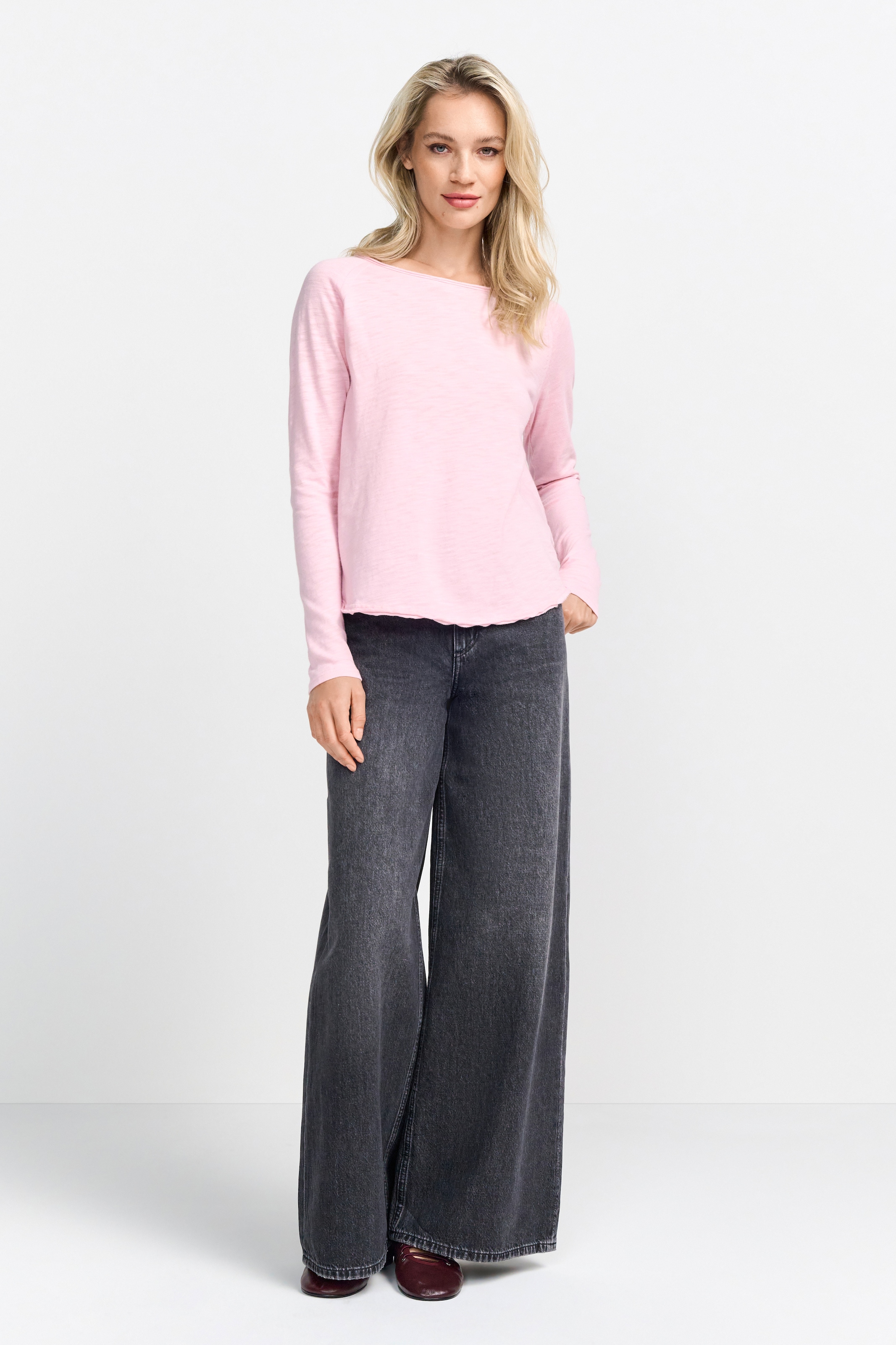 RICHROYAL Langarmshirt »2409 O HJ LS«, mit offener Ausschnittkante und Saum