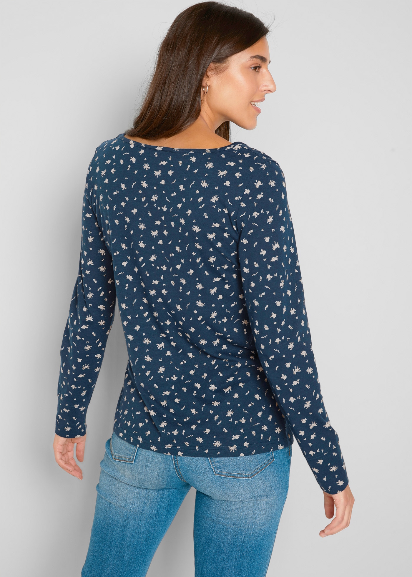 bonprix Langarmshirt »Langarmshirt, bedruckt« mit All-Over Print und eckigem Ausschnitt